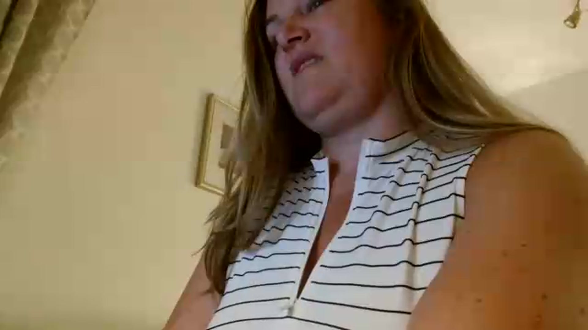 Gallery image thumbnail from JustLily's myfreecams stream on, 08/04/2026, 22:30 image 10 of 20