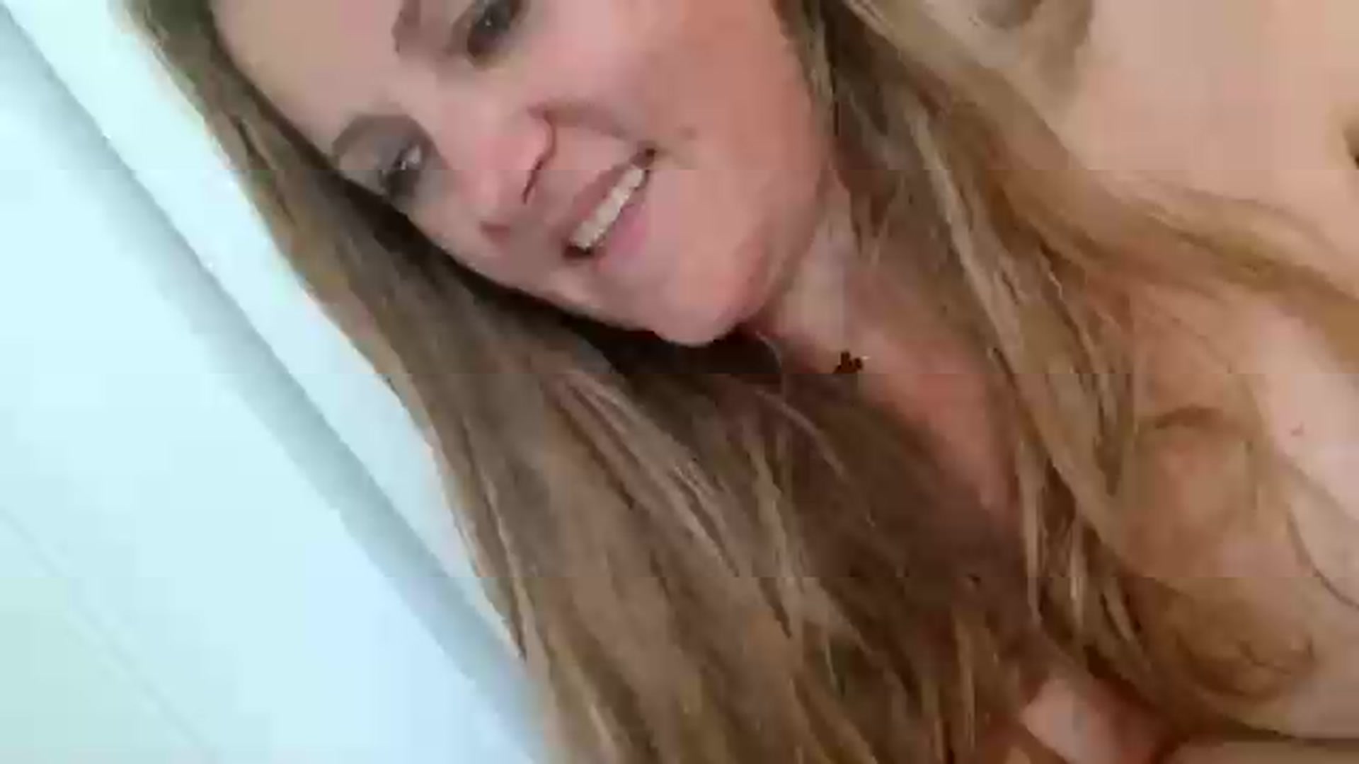 Gallery image thumbnail from JustLily's myfreecams stream on, 08/26/2026, 18:02 image 5 of 20