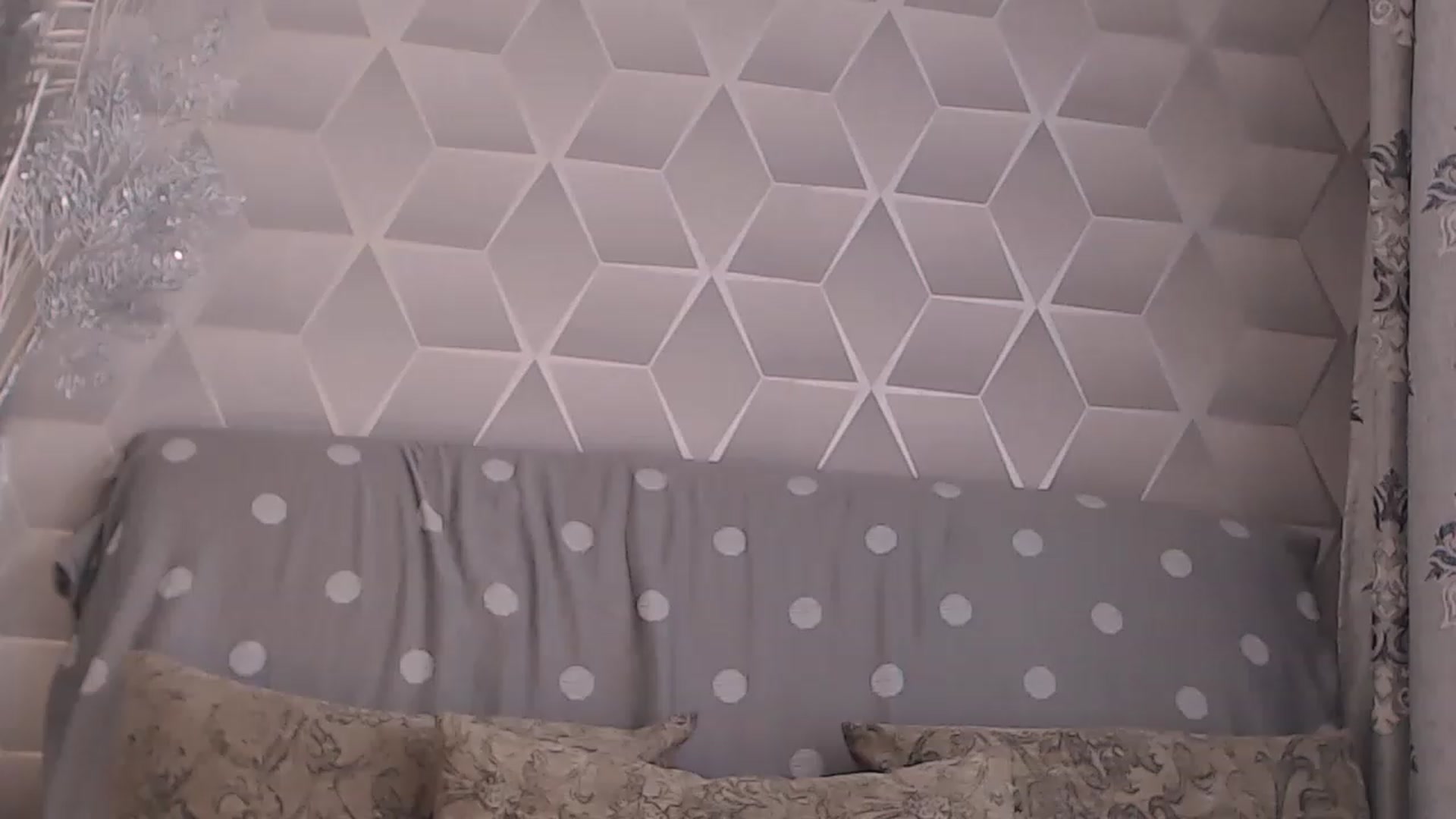 Gallery image thumbnail from JustMaxim's myfreecams stream on, 12/11/2022, 08:54 image 13 of 20