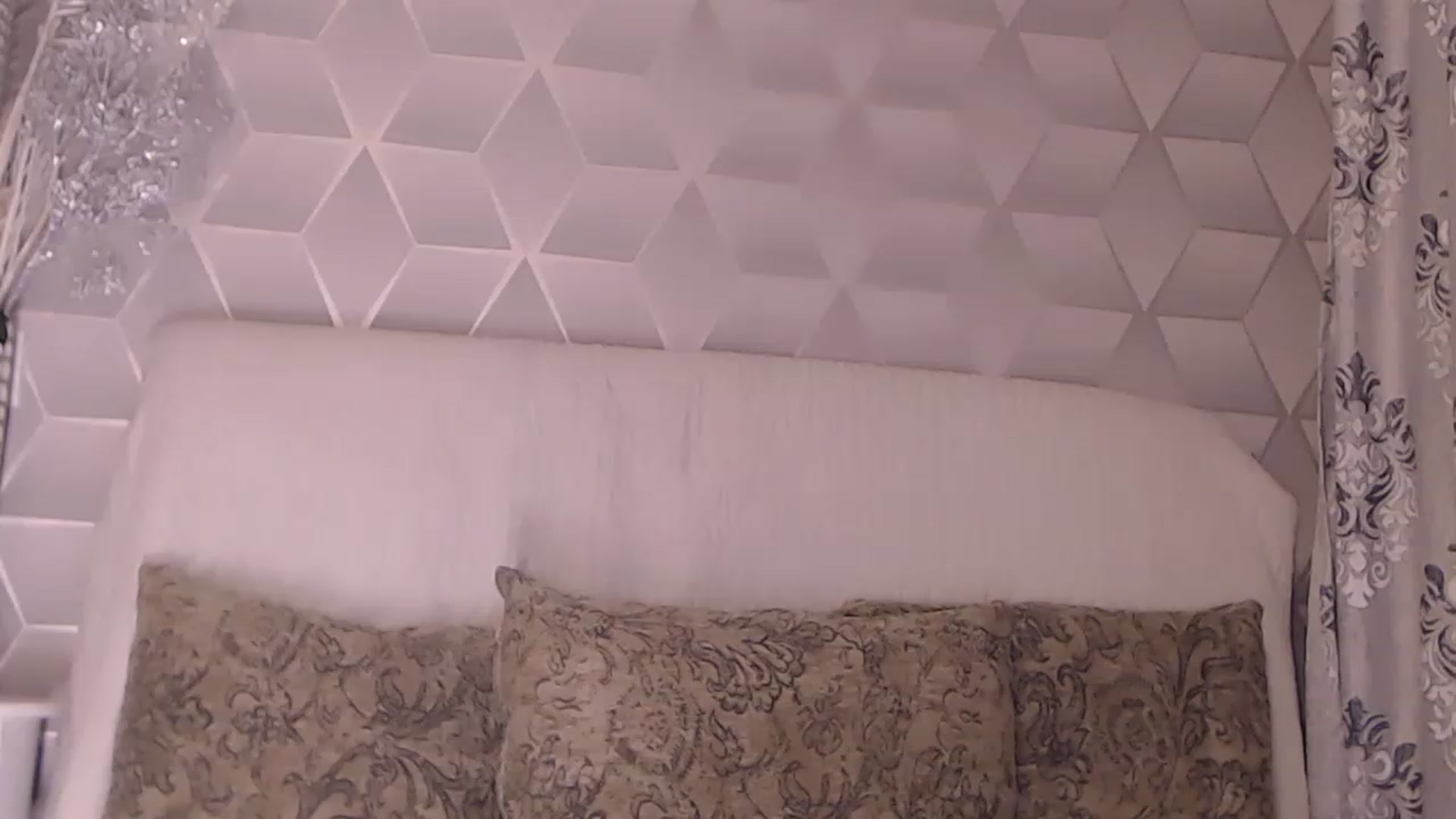 Gallery image thumbnail from JustMaxim's myfreecams stream on, 12/12/2022, 14:35 image 17 of 20