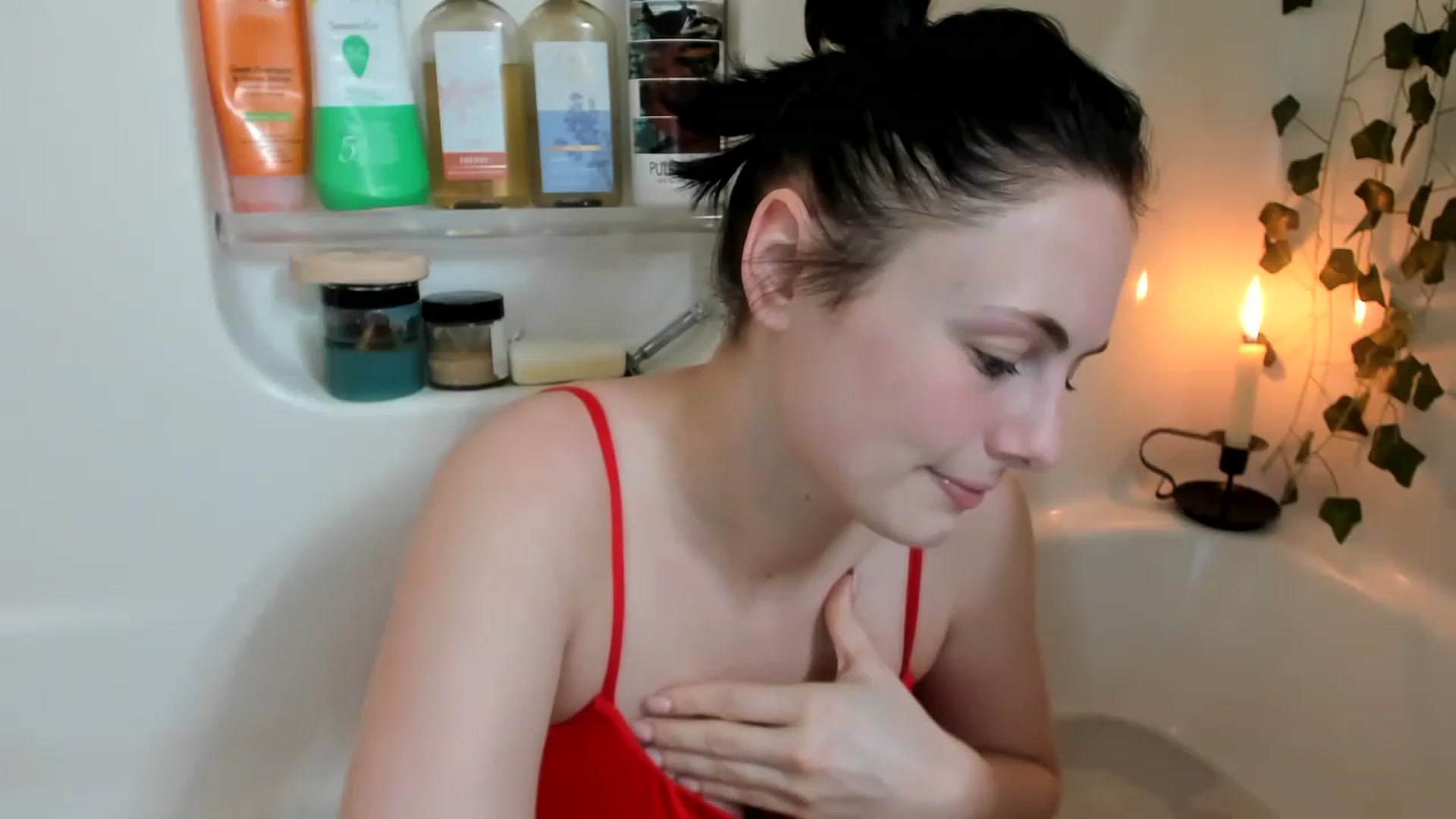Gallery image thumbnail from JustMeKC's myfreecams stream on, 01/21/2023, 16:35 image 8 of 20
