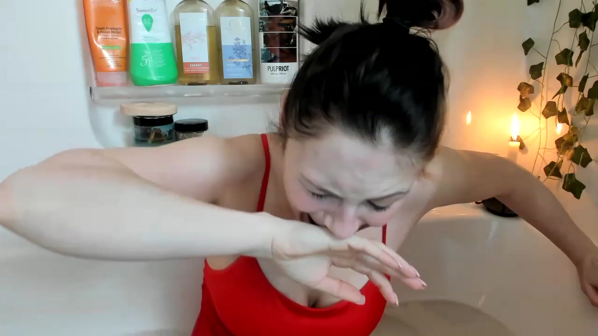 Gallery image thumbnail from JustMeKC's myfreecams stream on, 01/21/2023, 16:35 image 11 of 20