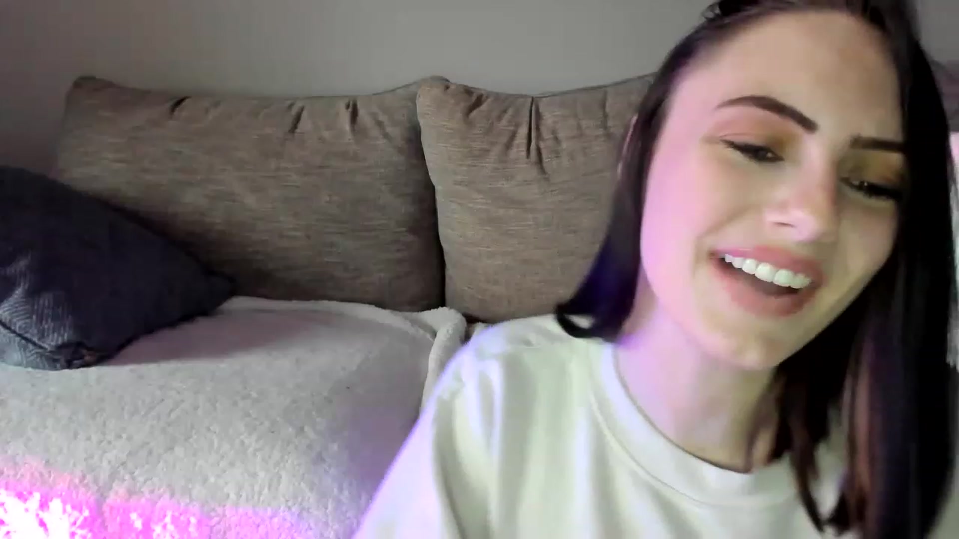 Gallery image thumbnail from JustMeKC's myfreecams stream on, 02/27/2023, 19:10 image 17 of 20