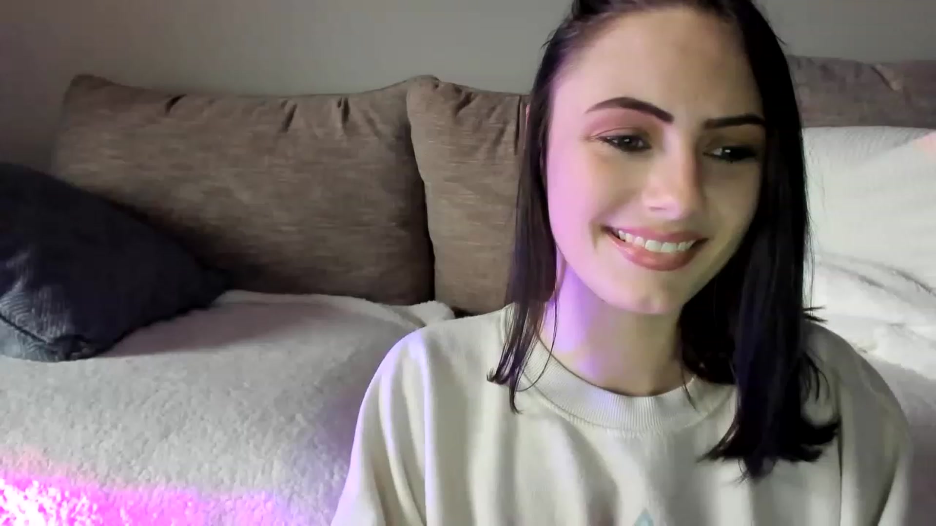 Gallery image thumbnail from JustMeKC's myfreecams stream on, 02/27/2023, 19:10 image 14 of 20