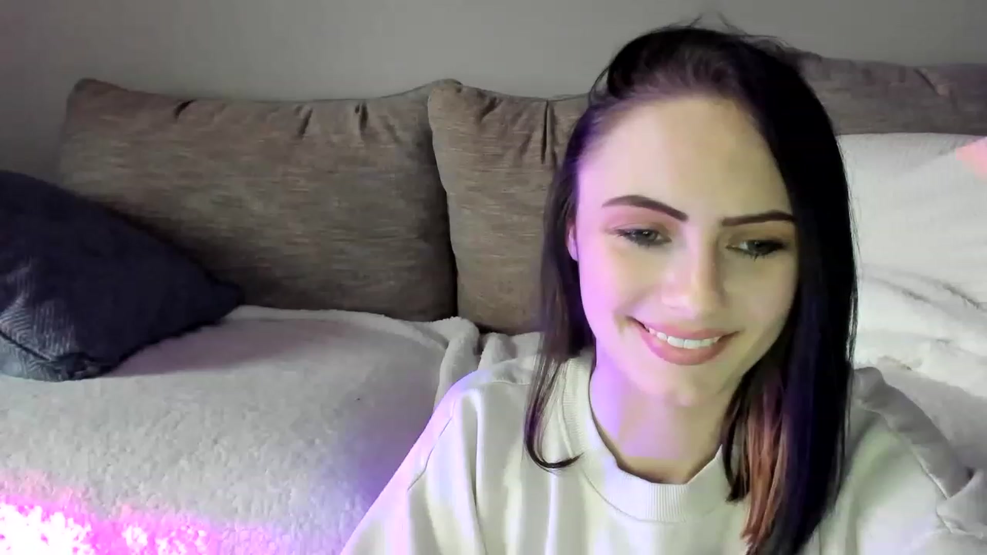 Gallery image thumbnail from JustMeKC's myfreecams stream on, 02/27/2023, 19:10 image 20 of 20