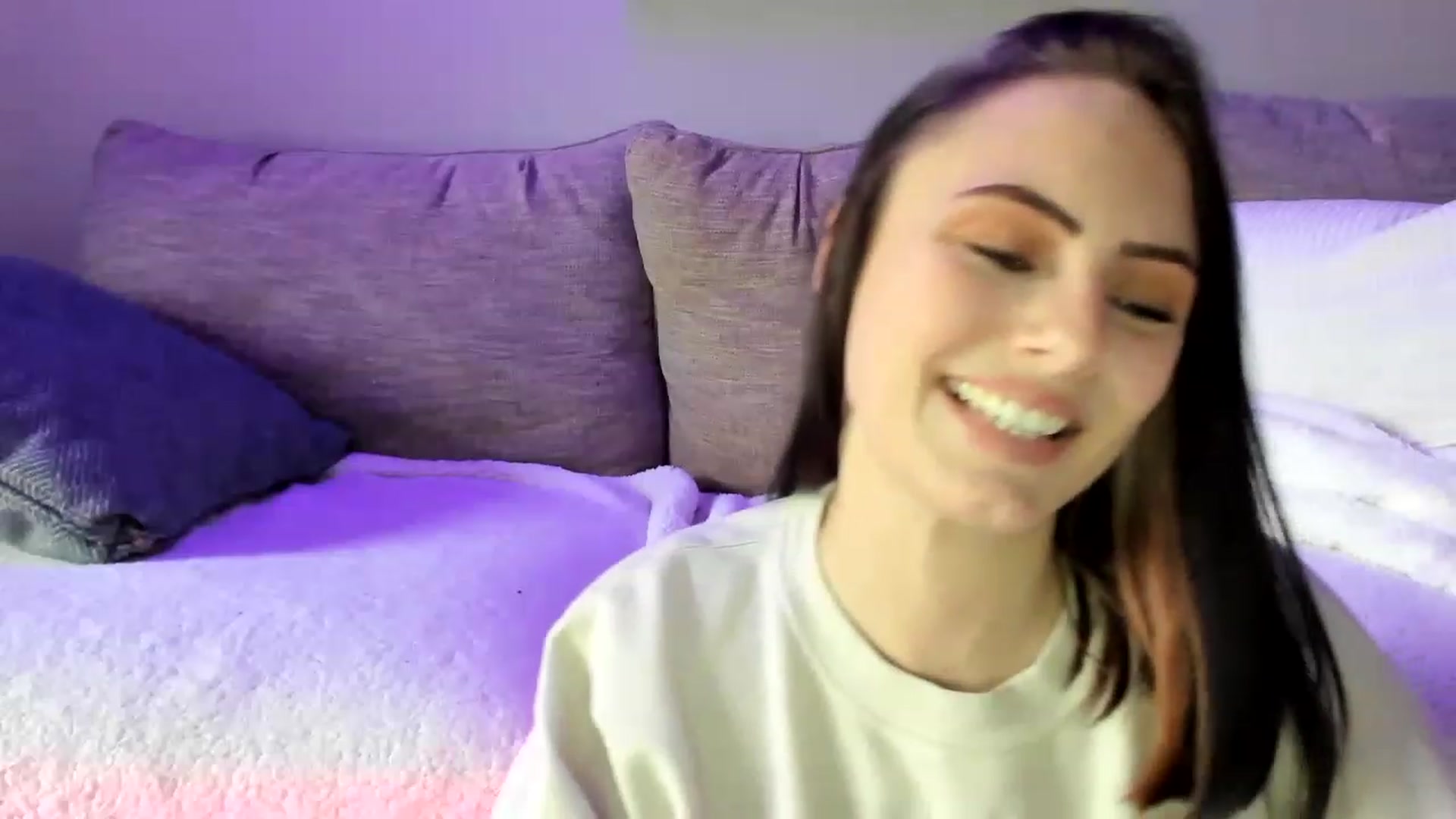 Gallery image thumbnail from JustMeKC's myfreecams stream on, 02/27/2023, 20:25 image 13 of 20