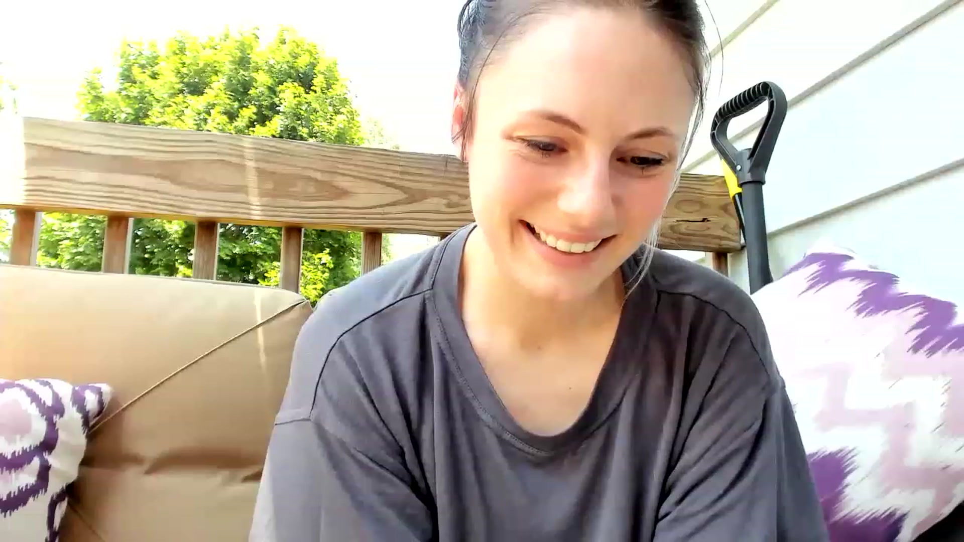 Gallery image thumbnail from JustMeKC's myfreecams stream on, 06/25/2023, 17:09 image 10 of 20