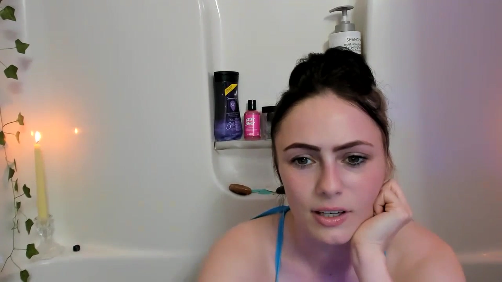 Gallery image thumbnail from JustMeKC's myfreecams stream on, 06/28/2023, 23:20 image 9 of 20