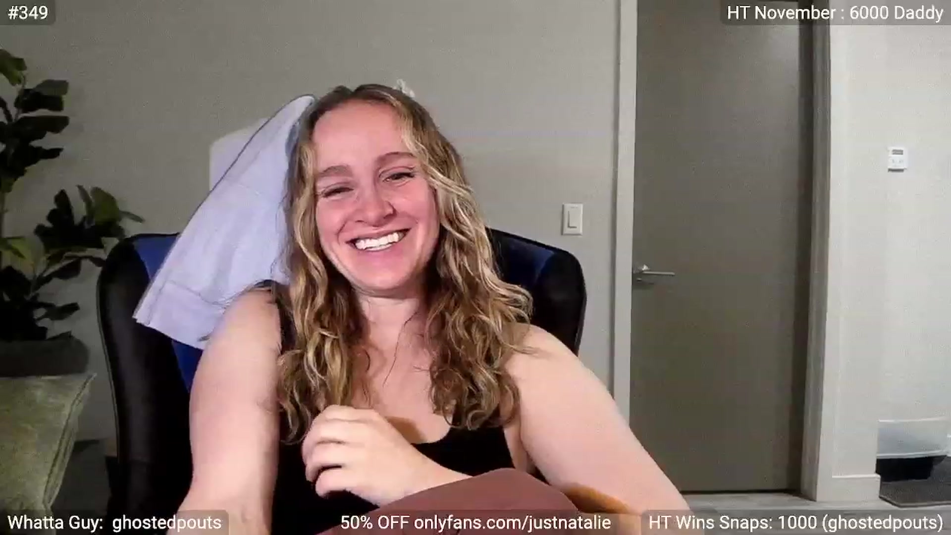 Gallery image thumbnail from JustNatalie's myfreecams stream on, 11/20/2022, 01:00 image 8 of 20