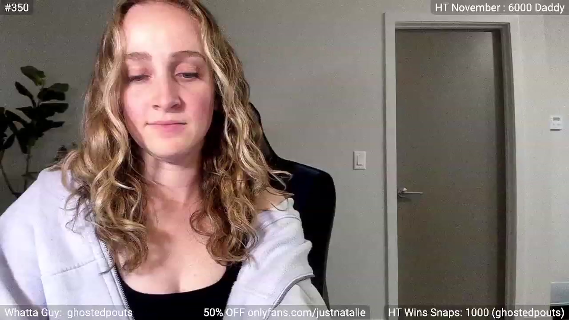 Gallery image thumbnail from JustNatalie's myfreecams stream on, 11/20/2022, 01:00 image 4 of 20