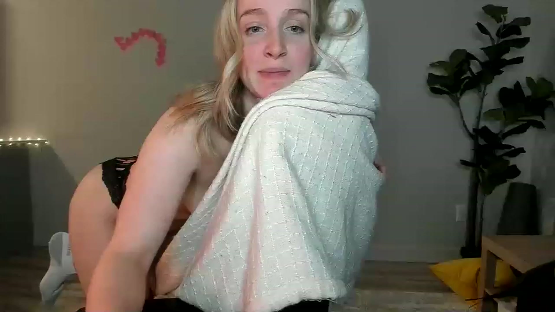 Gallery image thumbnail from JustNatalie's myfreecams stream on, 01/28/2023, 02:08 image 13 of 20