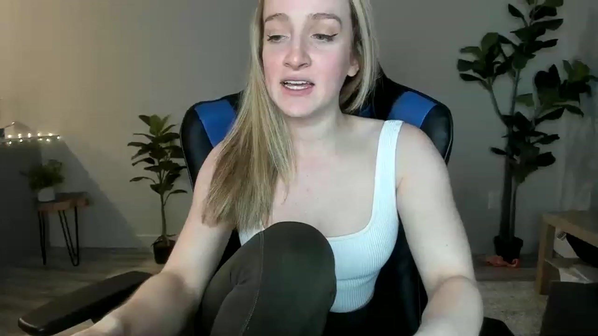 Gallery image thumbnail from JustNatalie's myfreecams stream on, 02/01/2023, 01:19 image 4 of 20