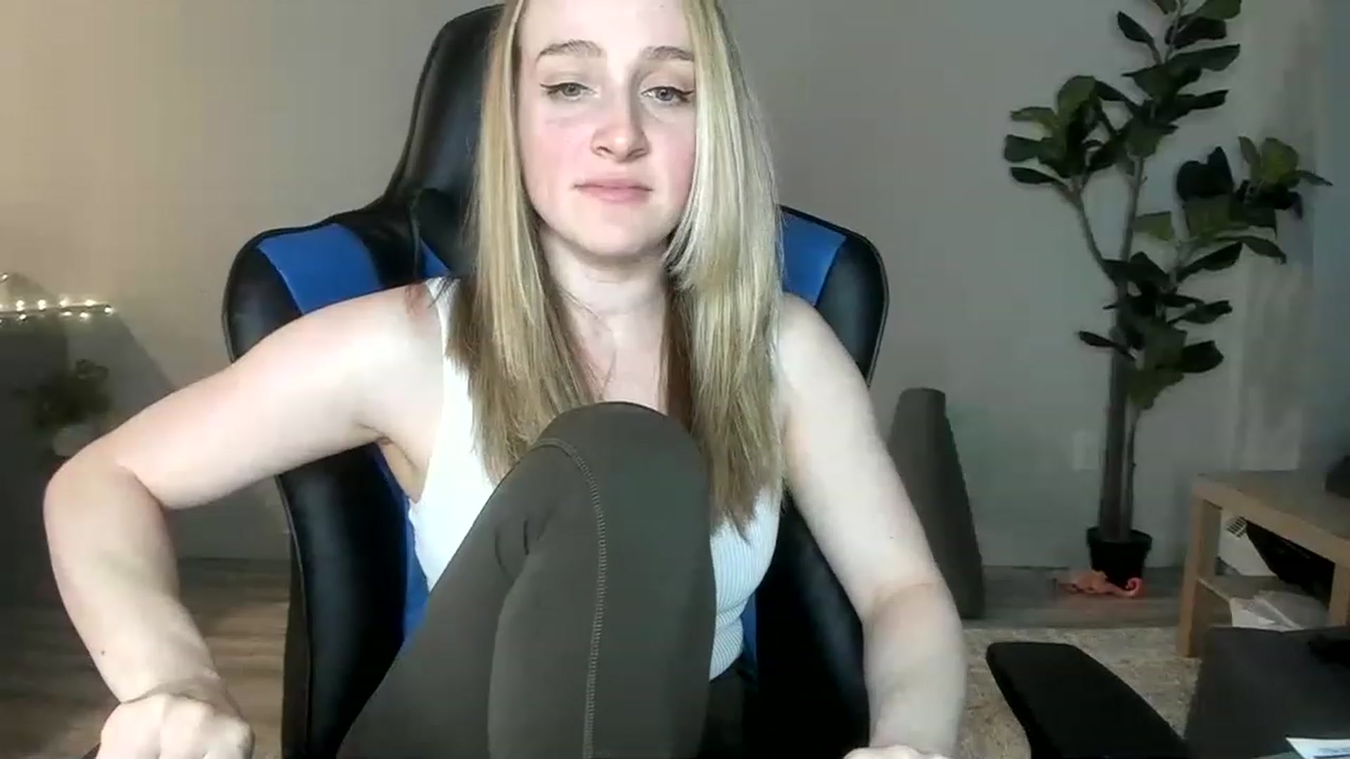 Gallery image thumbnail from JustNatalie's myfreecams stream on, 02/01/2023, 01:19 image 6 of 20