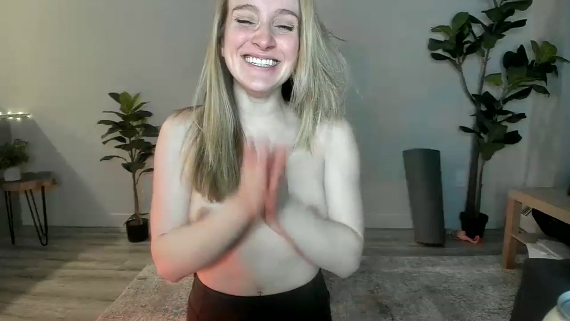 Gallery image thumbnail from JustNatalie's myfreecams stream on, 02/01/2023, 01:35 image 4 of 20