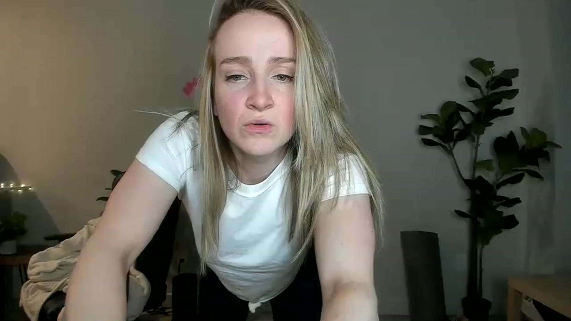 Gallery image thumbnail from JustNatalie's myfreecams stream on, 02/03/2023, 01:27 image 5 of 20