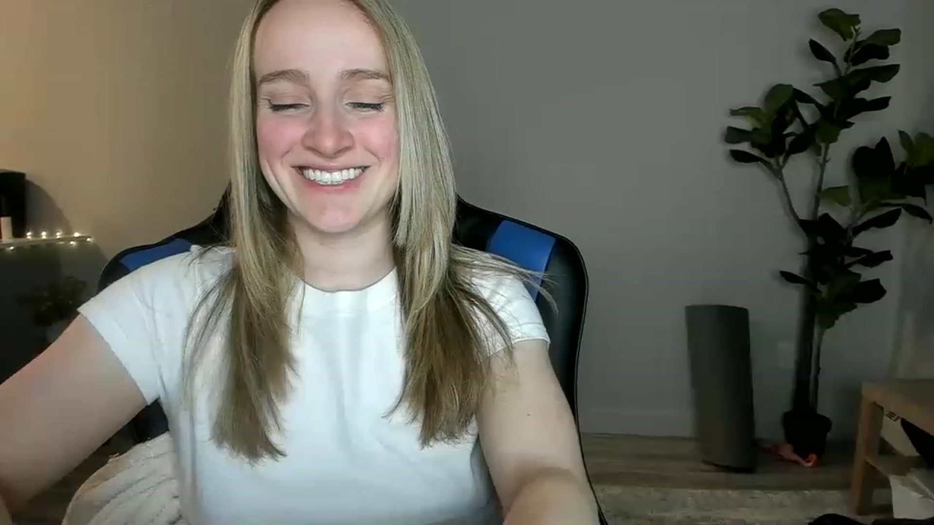 Gallery image thumbnail from JustNatalie's myfreecams stream on, 02/03/2023, 01:27 image 2 of 20