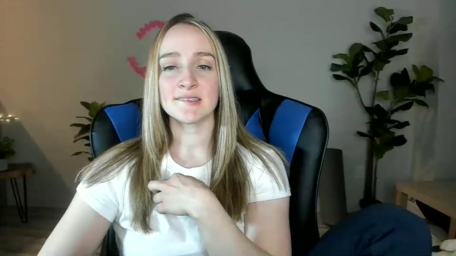 Gallery image thumbnail from JustNatalie's myfreecams stream on, 02/03/2023, 01:27 image 17 of 20