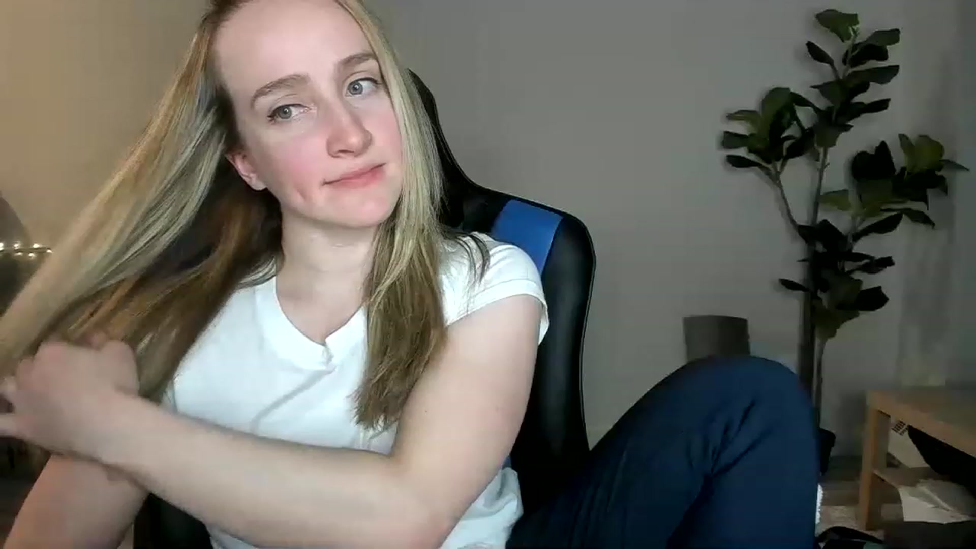 Gallery image thumbnail from JustNatalie's myfreecams stream on, 02/03/2023, 01:27 image 7 of 20