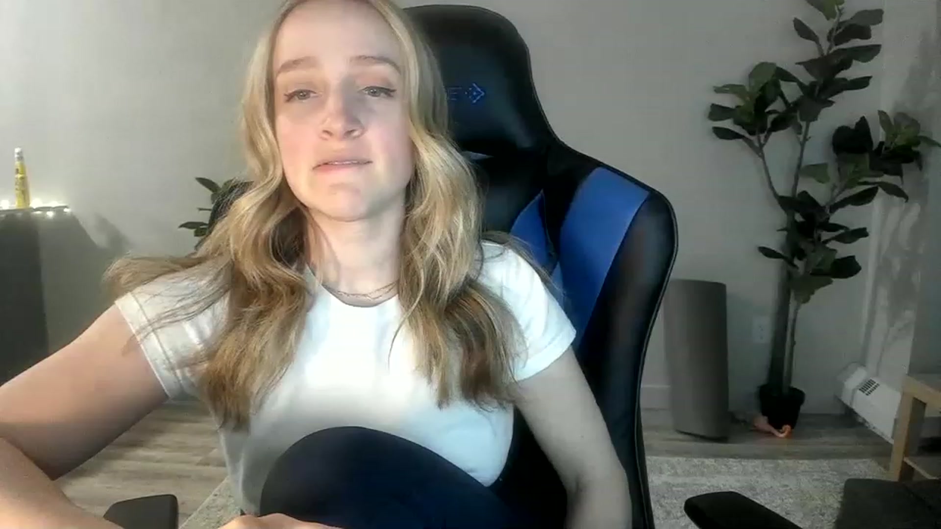 Gallery image thumbnail from JustNatalie's myfreecams stream on, 02/08/2023, 02:12 image 1 of 20
