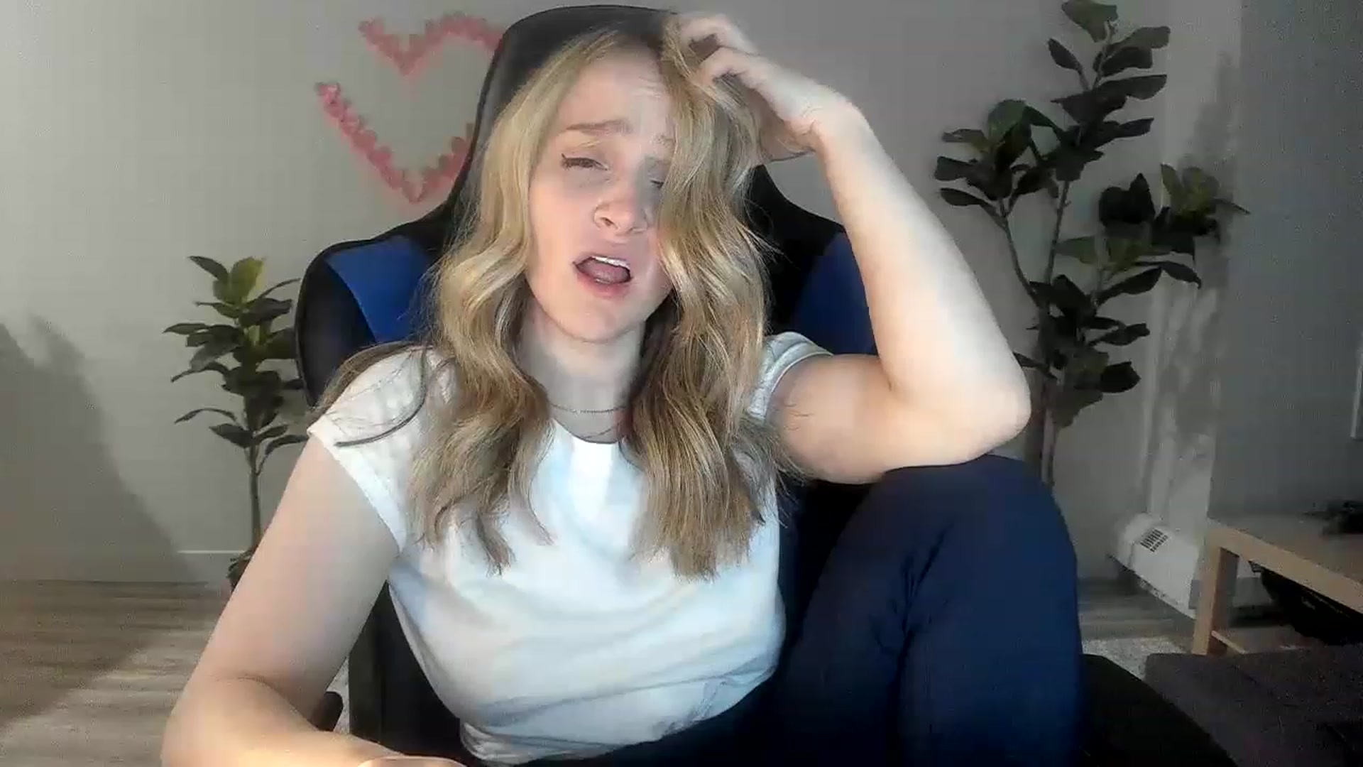 Gallery image thumbnail from JustNatalie's myfreecams stream on, 02/08/2023, 03:12 image 12 of 20