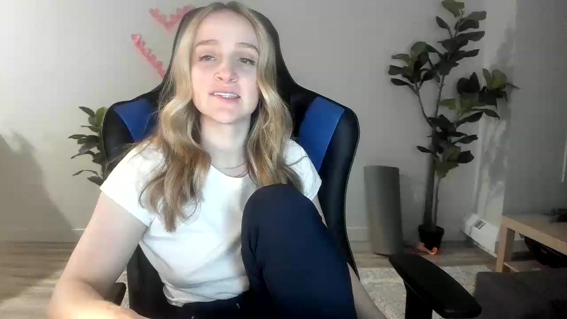 Gallery image thumbnail from JustNatalie's myfreecams stream on, 02/08/2023, 03:12 image 9 of 20