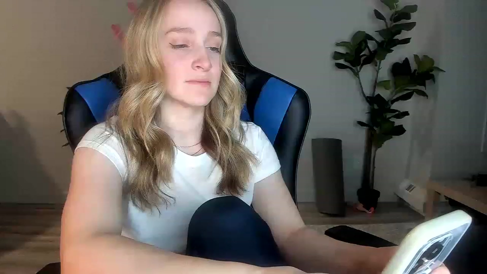 Gallery image thumbnail from JustNatalie's myfreecams stream on, 02/08/2023, 03:12 image 2 of 20