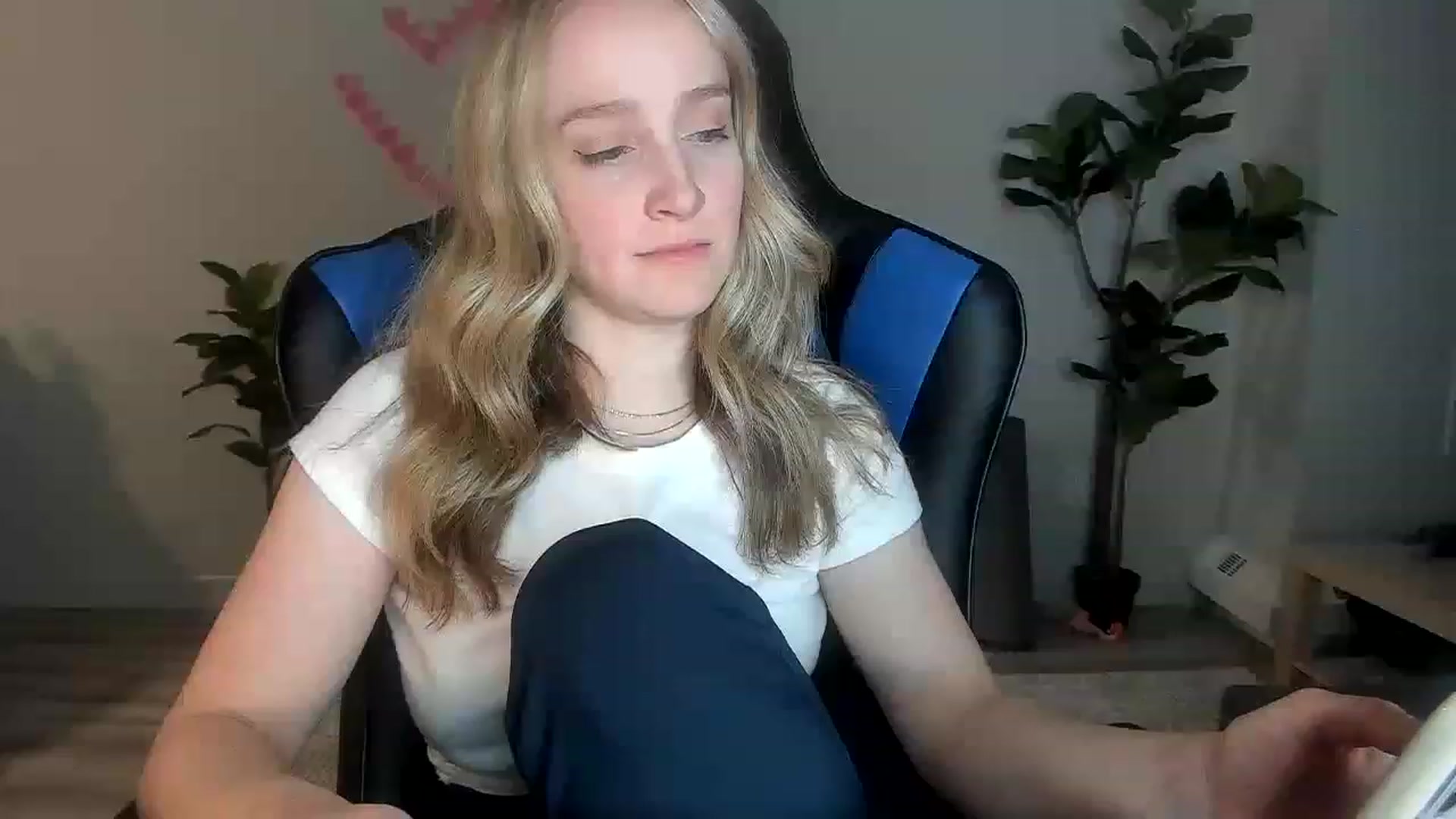 Gallery image thumbnail from JustNatalie's myfreecams stream on, 02/08/2023, 03:12 image 5 of 20