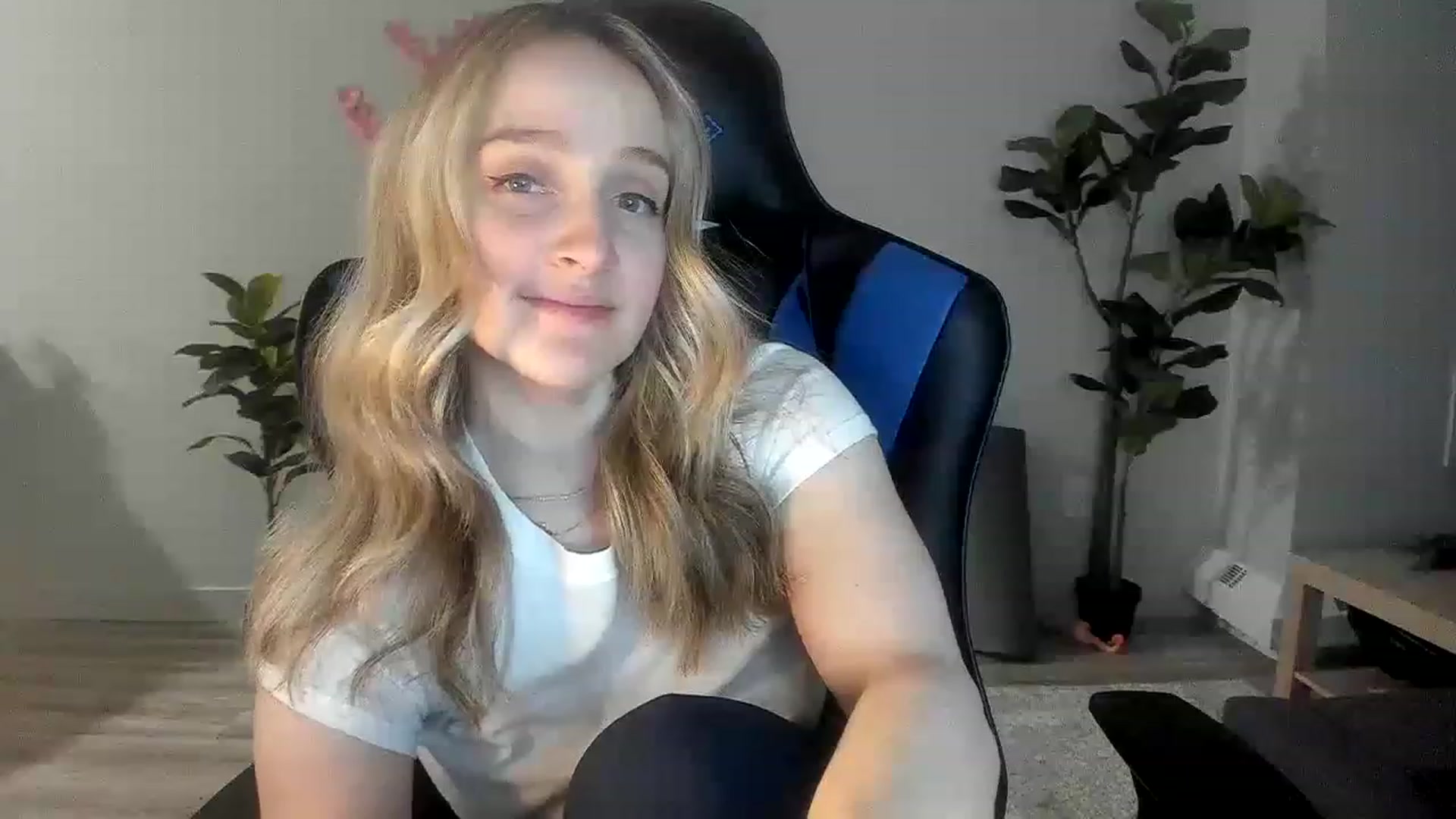 Gallery image thumbnail from JustNatalie's myfreecams stream on, 02/08/2023, 03:12 image 11 of 20