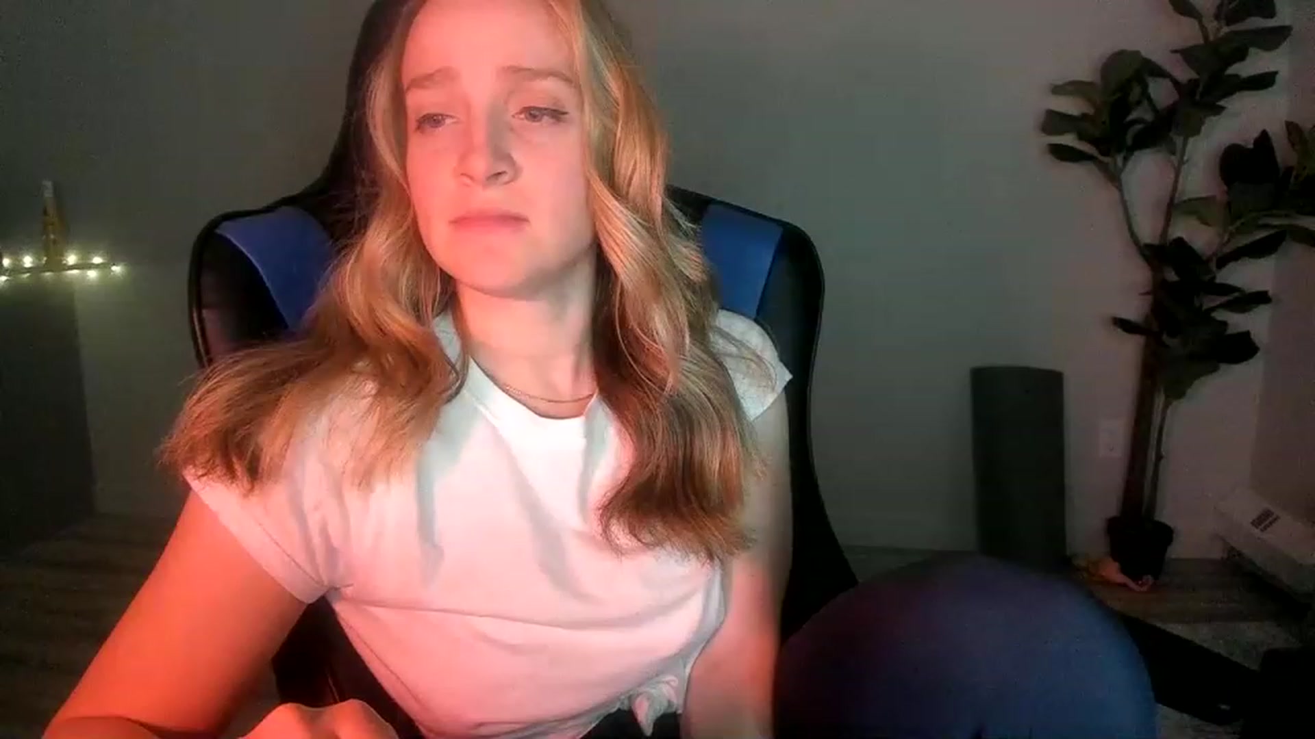 Gallery image thumbnail from JustNatalie's myfreecams stream on, 02/08/2023, 03:44 image 9 of 20