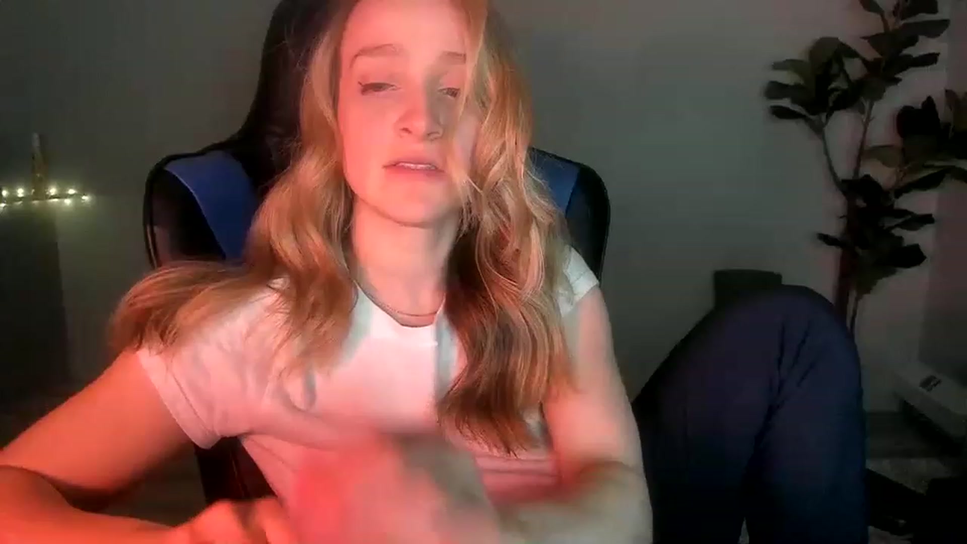 Gallery image thumbnail from JustNatalie's myfreecams stream on, 02/08/2023, 03:44 image 10 of 20