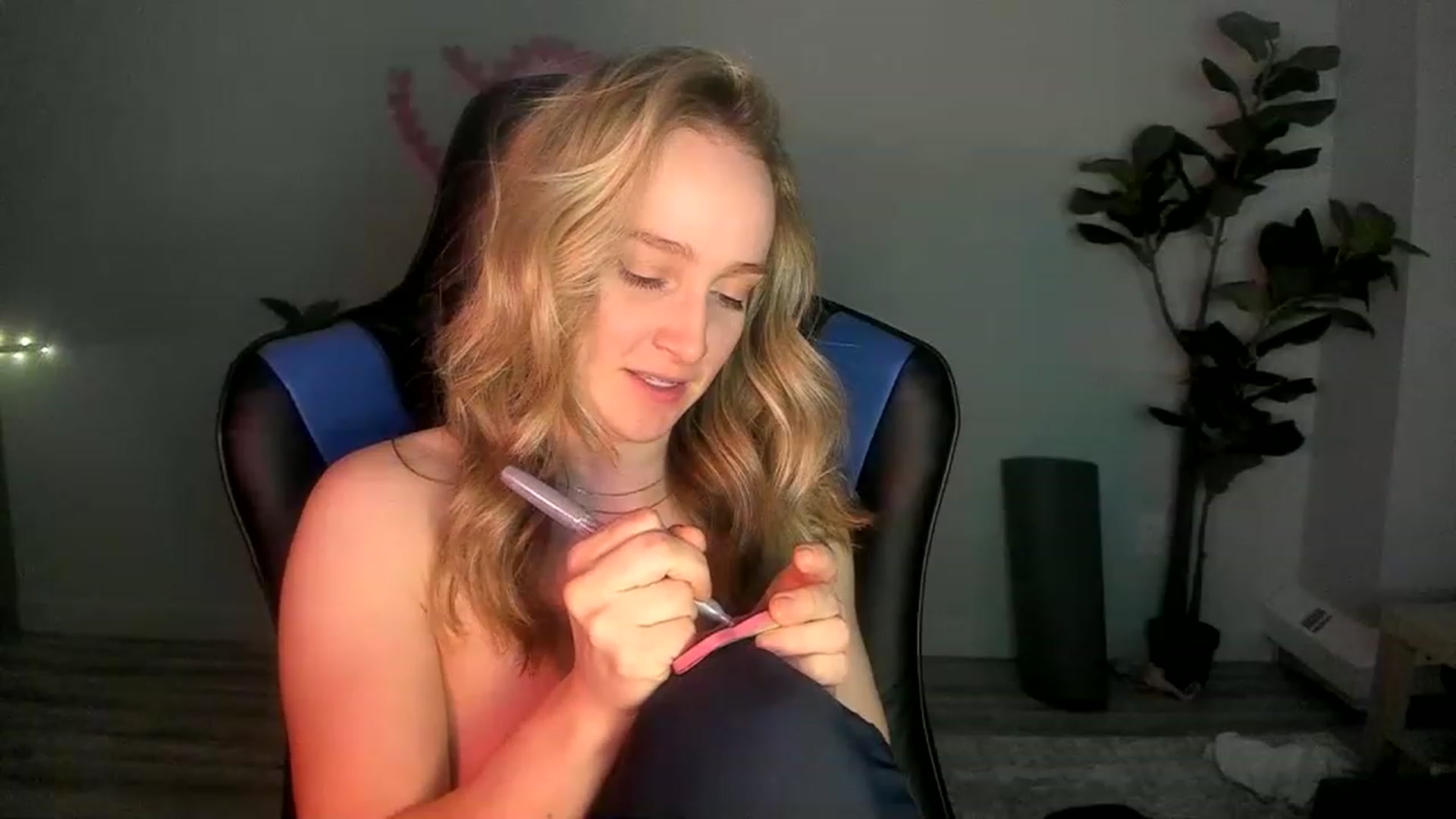 Gallery image thumbnail from JustNatalie's myfreecams stream on, 02/08/2023, 04:40 image 10 of 20