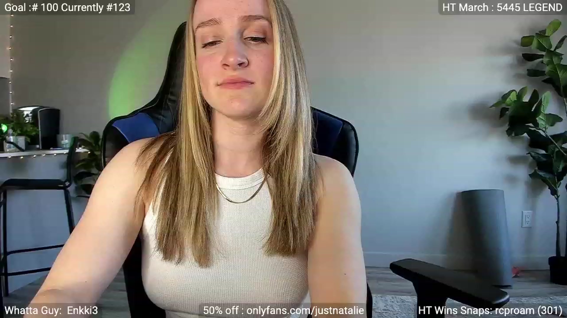 Gallery image thumbnail from JustNatalie's myfreecams stream on, 03/26/2023, 22:58 image 19 of 20