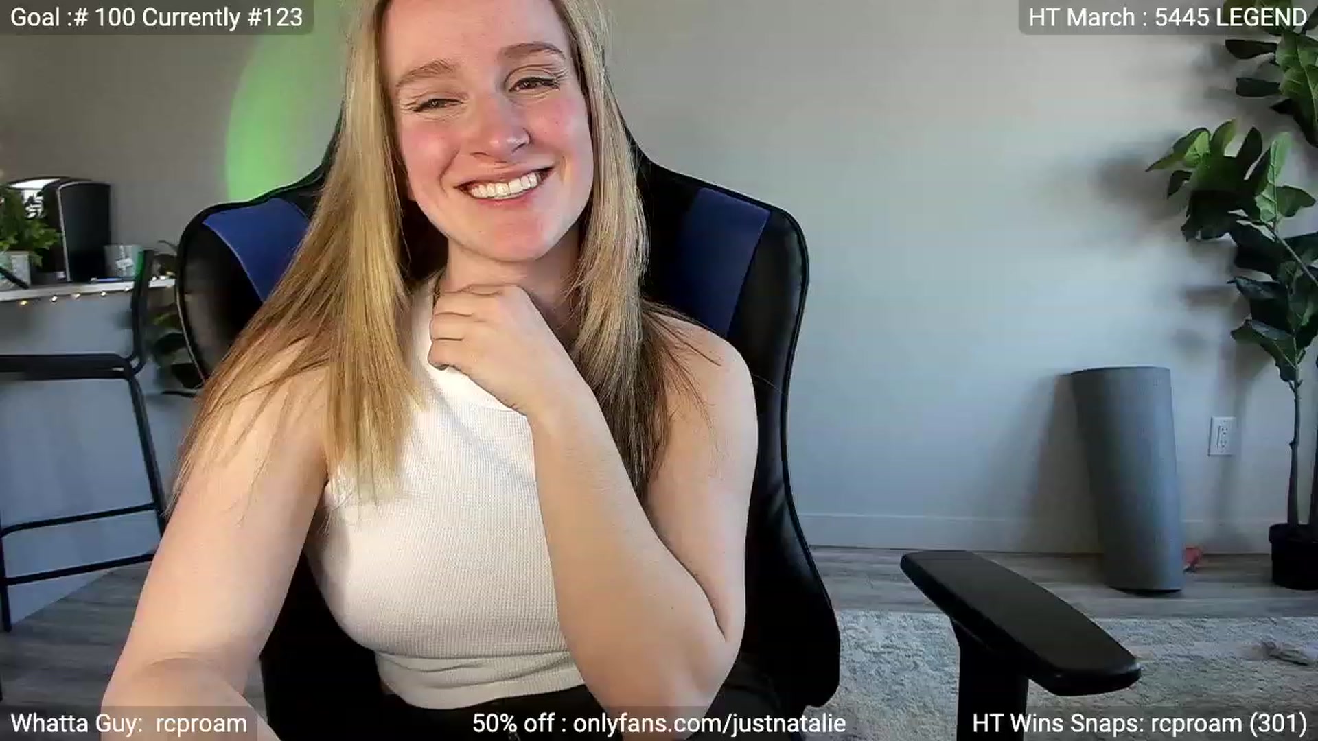 Gallery image thumbnail from JustNatalie's myfreecams stream on, 03/26/2023, 23:23 image 10 of 20