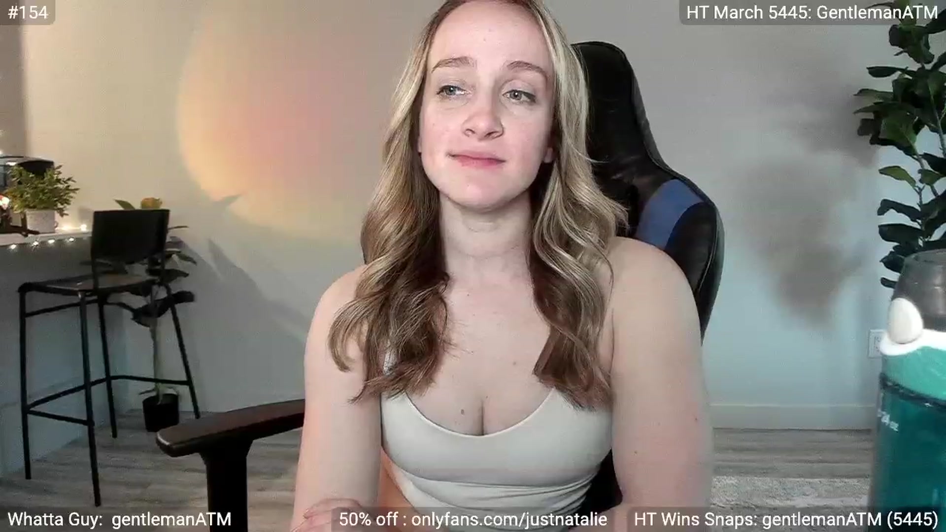 Gallery image thumbnail from JustNatalie's myfreecams stream on, 04/22/2023, 24:12 image 20 of 20