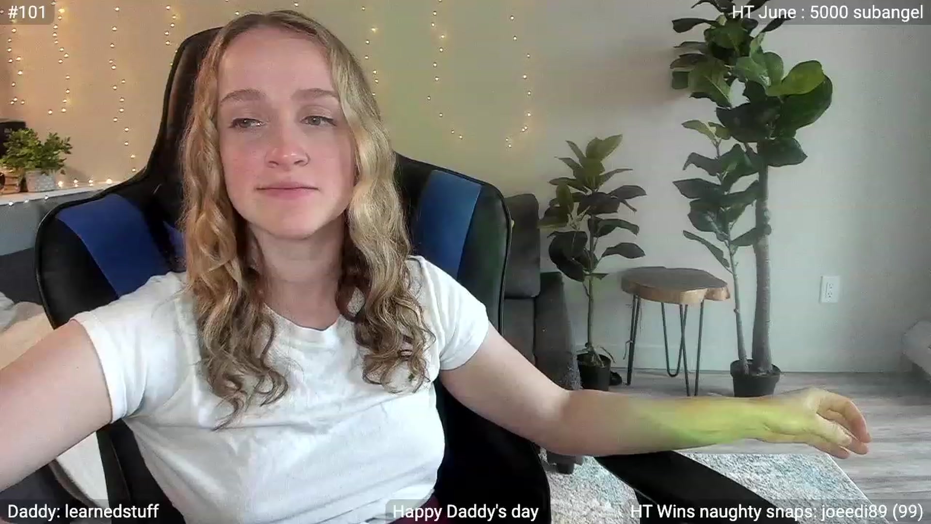 Gallery image thumbnail from JustNatalie's myfreecams stream on, 06/18/2023, 22:20 image 8 of 20