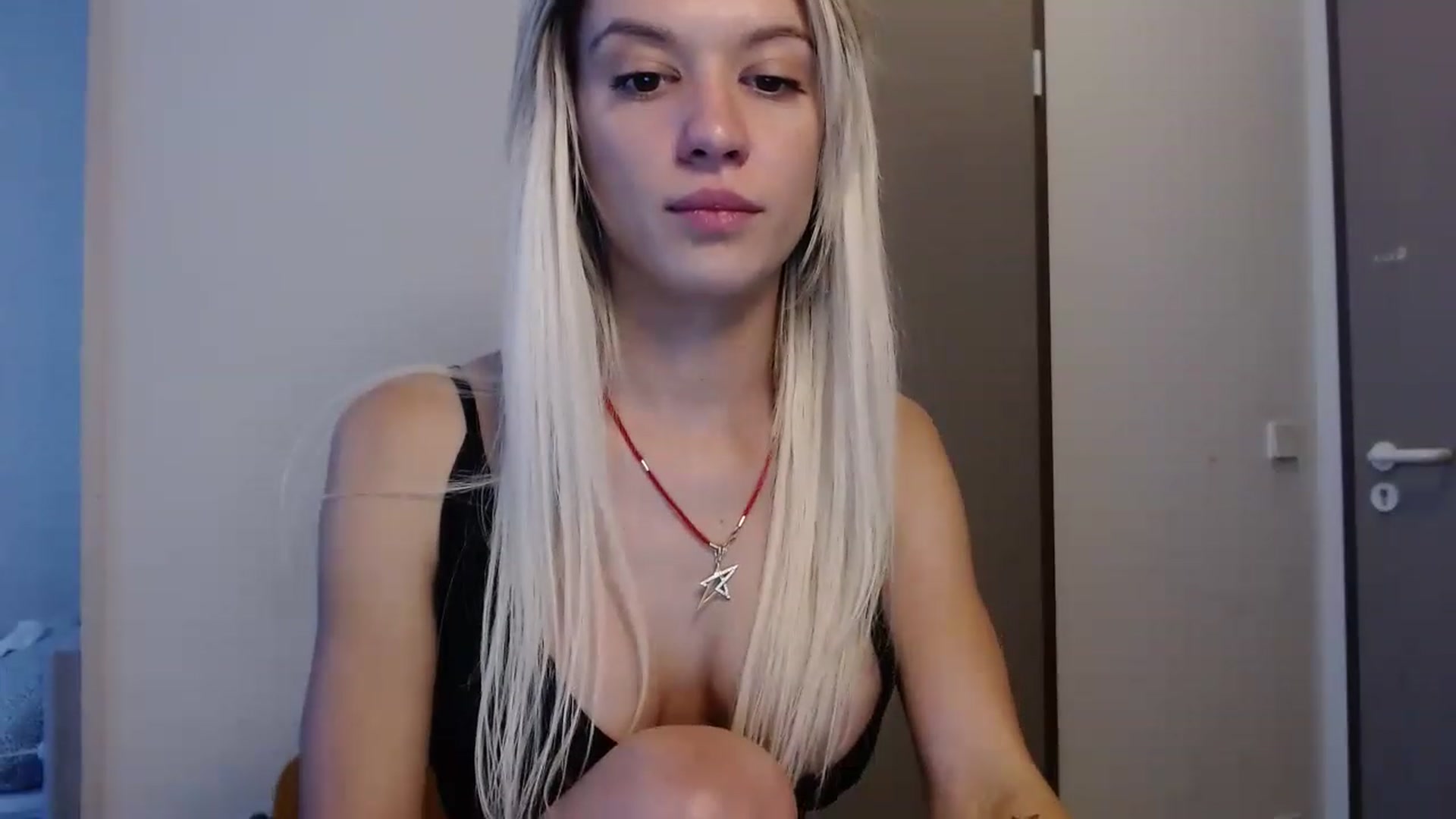 Gallery image thumbnail from JustPrinsess's myfreecams stream on, 05/28/2023, 13:17 image 4 of 20