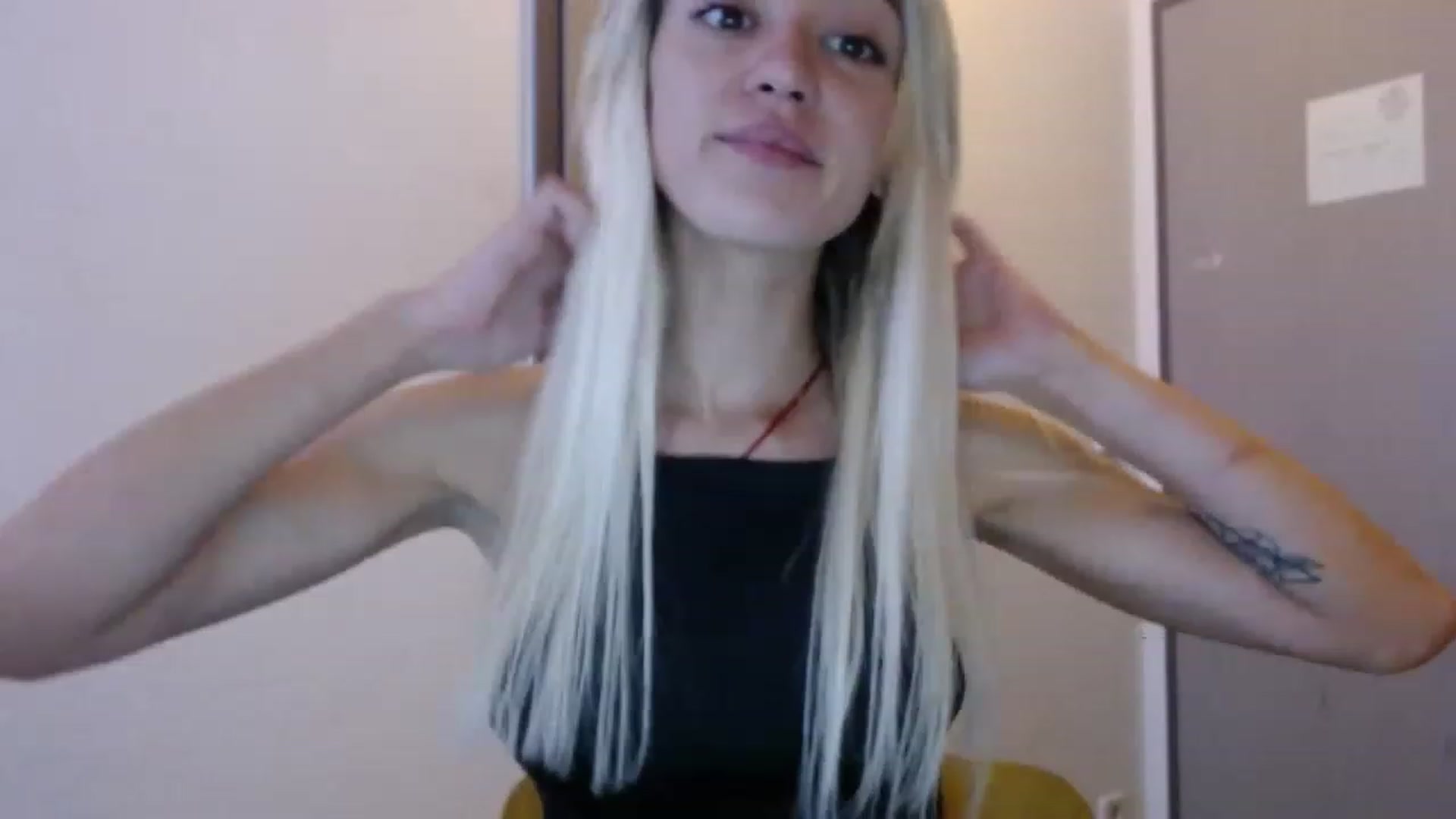 Gallery image thumbnail from JustPrinsess's myfreecams stream on, 05/29/2023, 13:43 image 14 of 20