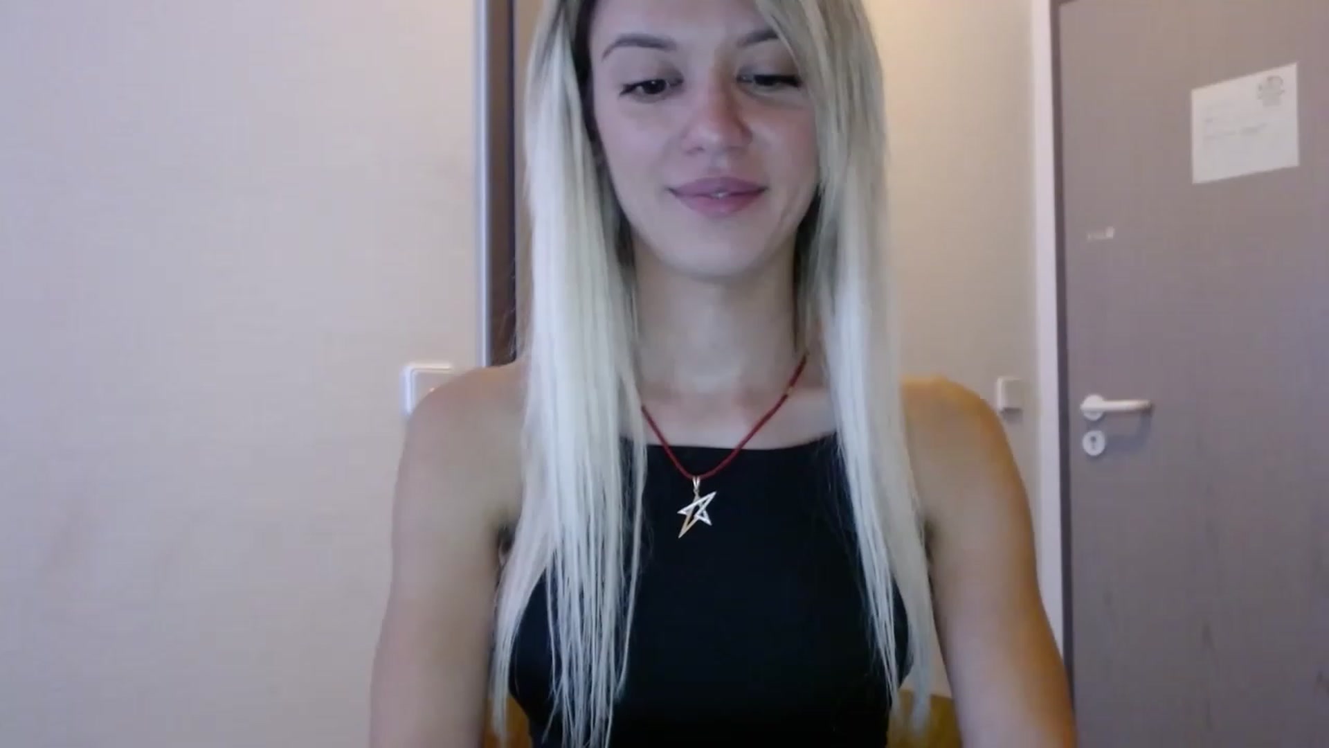 Gallery image thumbnail from JustPrinsess's myfreecams stream on, 05/29/2023, 13:43 image 16 of 20