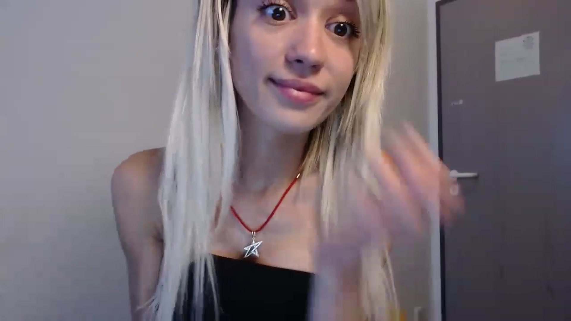 Gallery image thumbnail from JustPrinsess's myfreecams stream on, 05/29/2023, 15:36 image 15 of 20