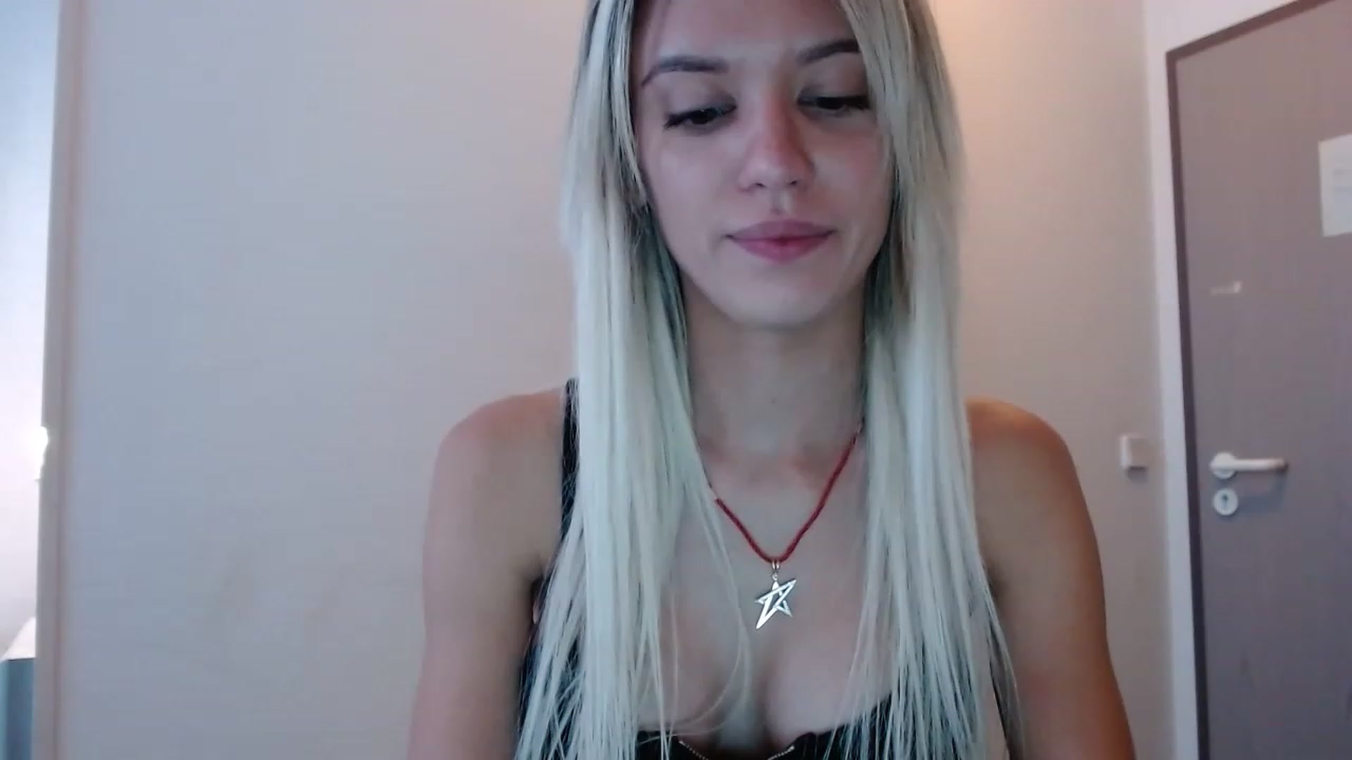 Gallery image thumbnail from JustPrinsess's myfreecams stream on, 05/30/2023, 15:45 image 6 of 20