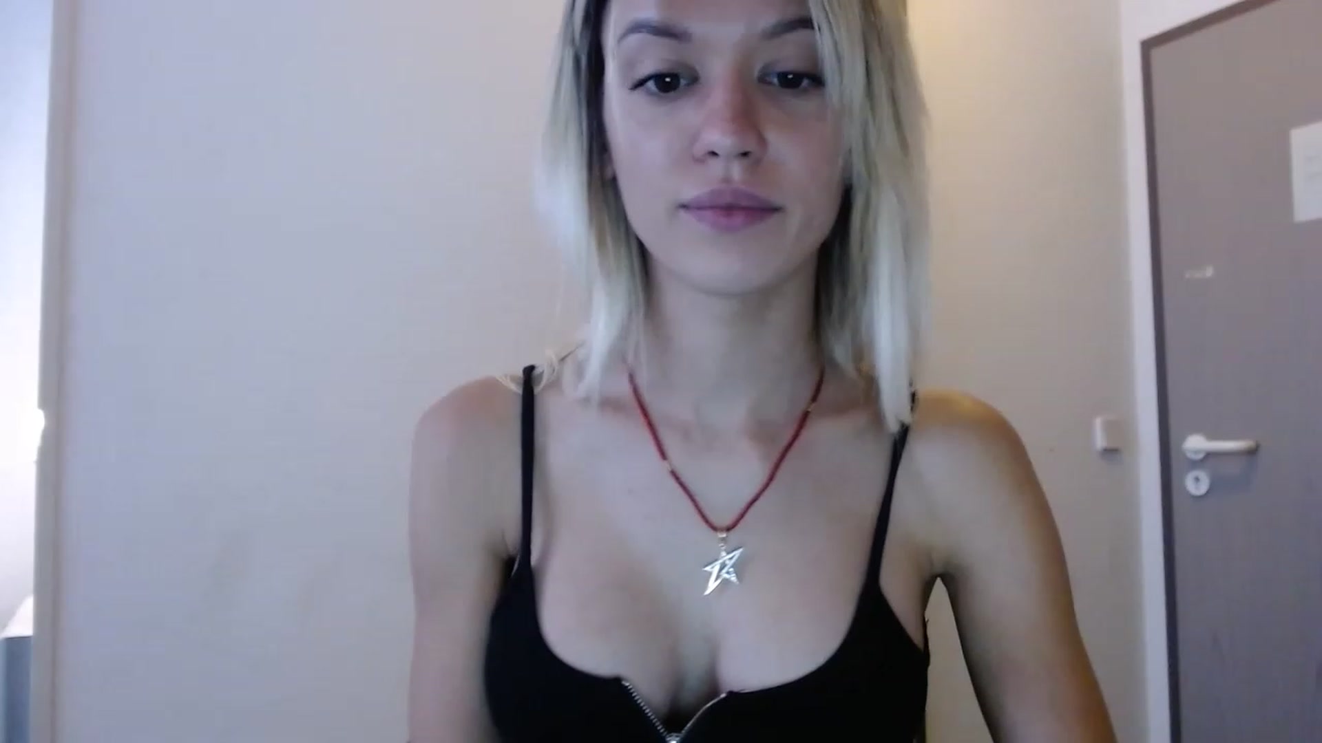 Gallery image thumbnail from JustPrinsess's myfreecams stream on, 05/30/2023, 15:45 image 11 of 20