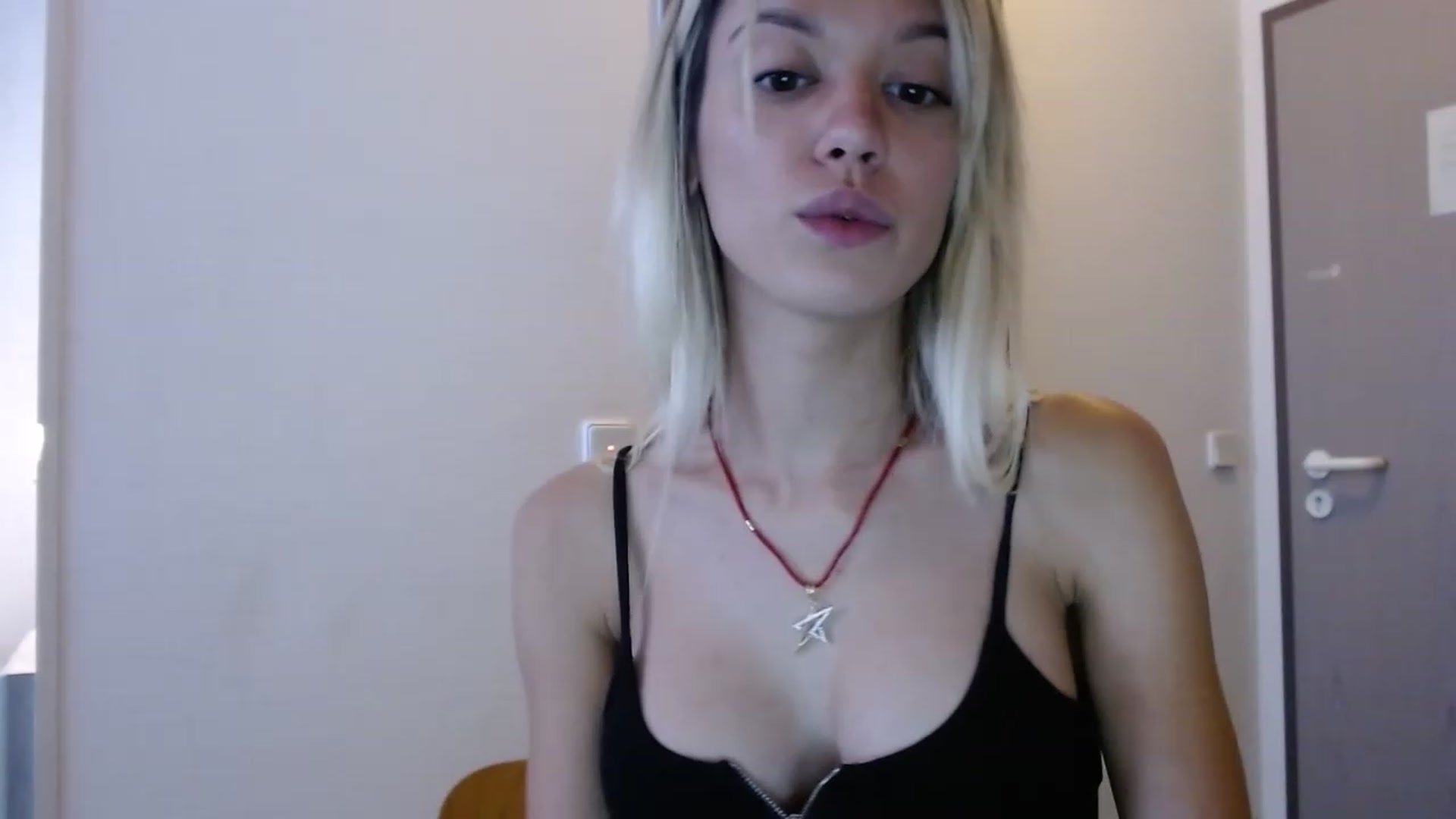 Gallery image thumbnail from JustPrinsess's myfreecams stream on, 05/30/2023, 15:45 image 14 of 20