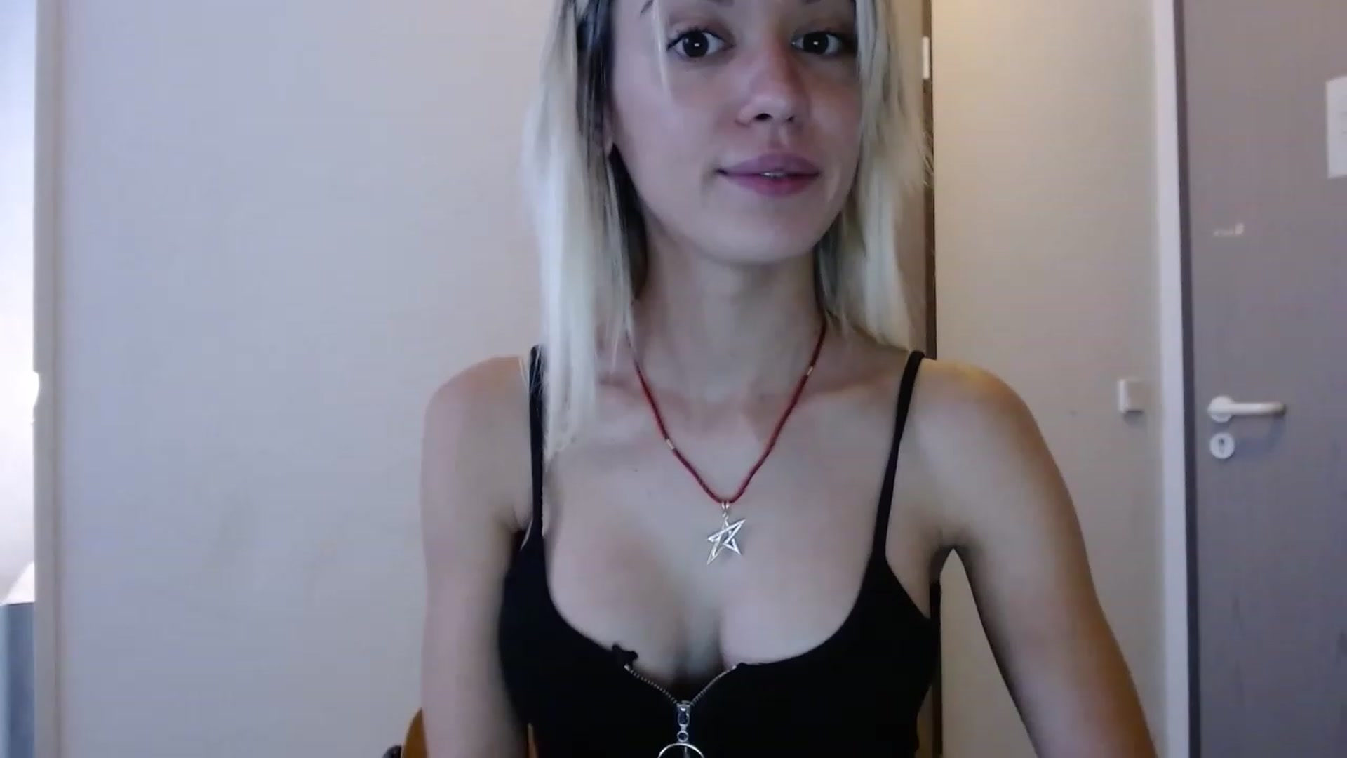Gallery image thumbnail from JustPrinsess's myfreecams stream on, 05/30/2023, 15:45 image 10 of 20
