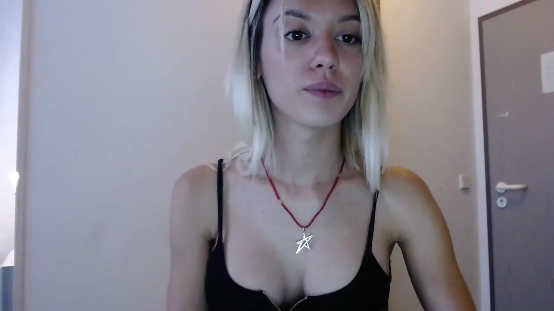 Gallery image thumbnail from JustPrinsess's myfreecams stream on, 05/30/2023, 15:45 image 12 of 20