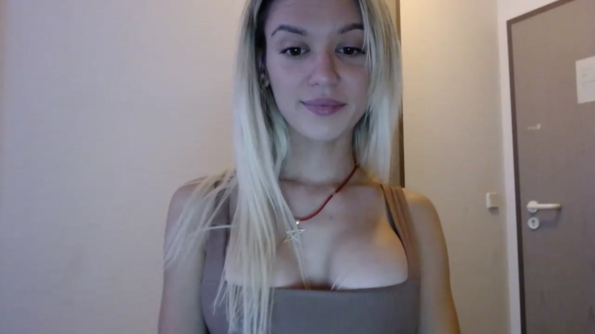 Gallery image thumbnail from JustPrinsess's myfreecams stream on, 06/05/2023, 18:09 image 5 of 20
