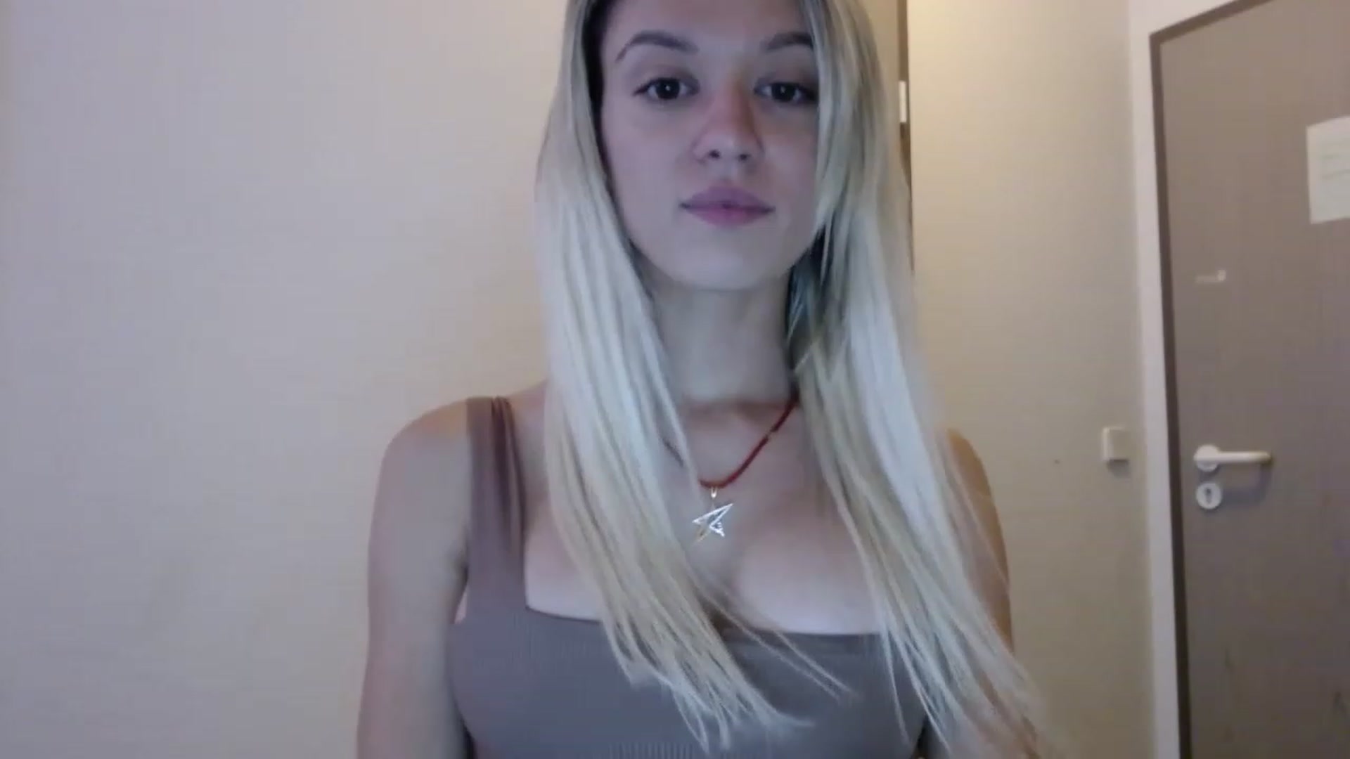 Gallery image thumbnail from JustPrinsess's myfreecams stream on, 06/05/2023, 18:09 image 16 of 20