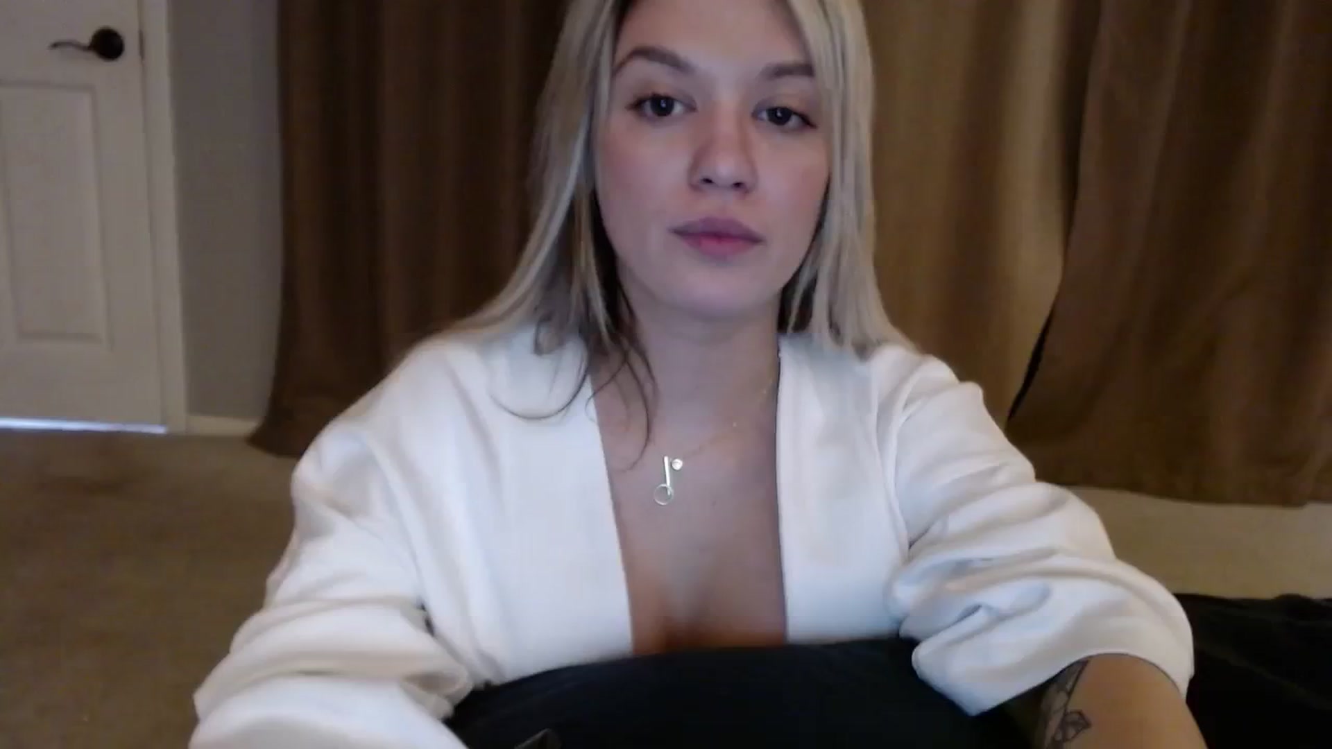 Gallery image thumbnail from JustPrinsess's myfreecams stream on, 02/19/2024, 19:06 image 1 of 20