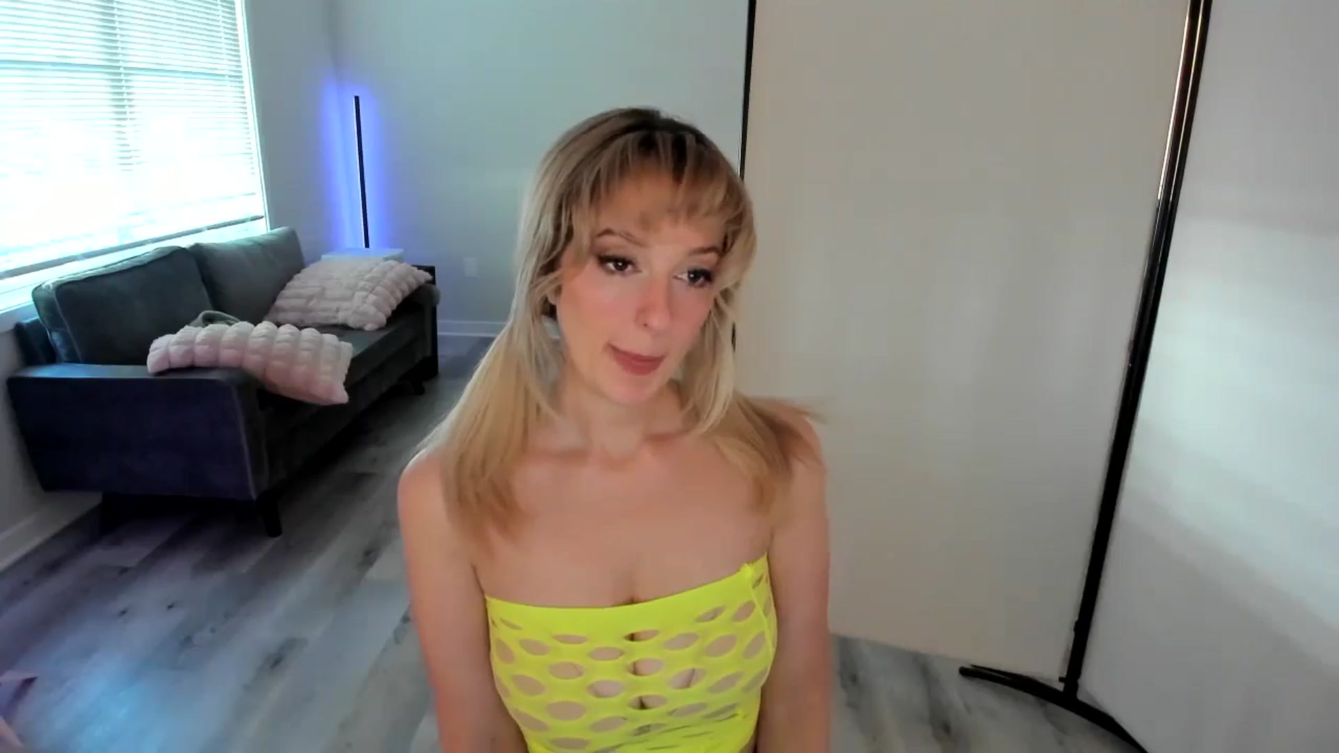 Gallery image thumbnail from JustSitsThere's myfreecams stream on, 09/10/2024, 13:50 image 13 of 20