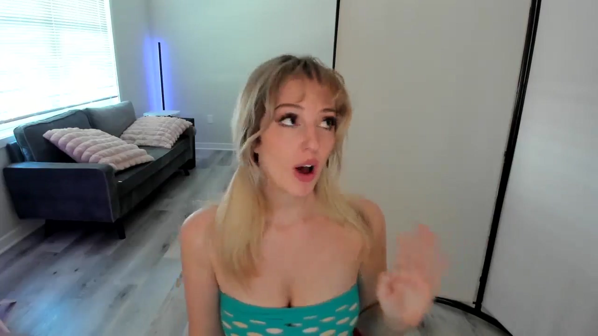 Gallery image thumbnail from JustSitsThere's myfreecams stream on, 09/11/2024, 16:48 image 13 of 20