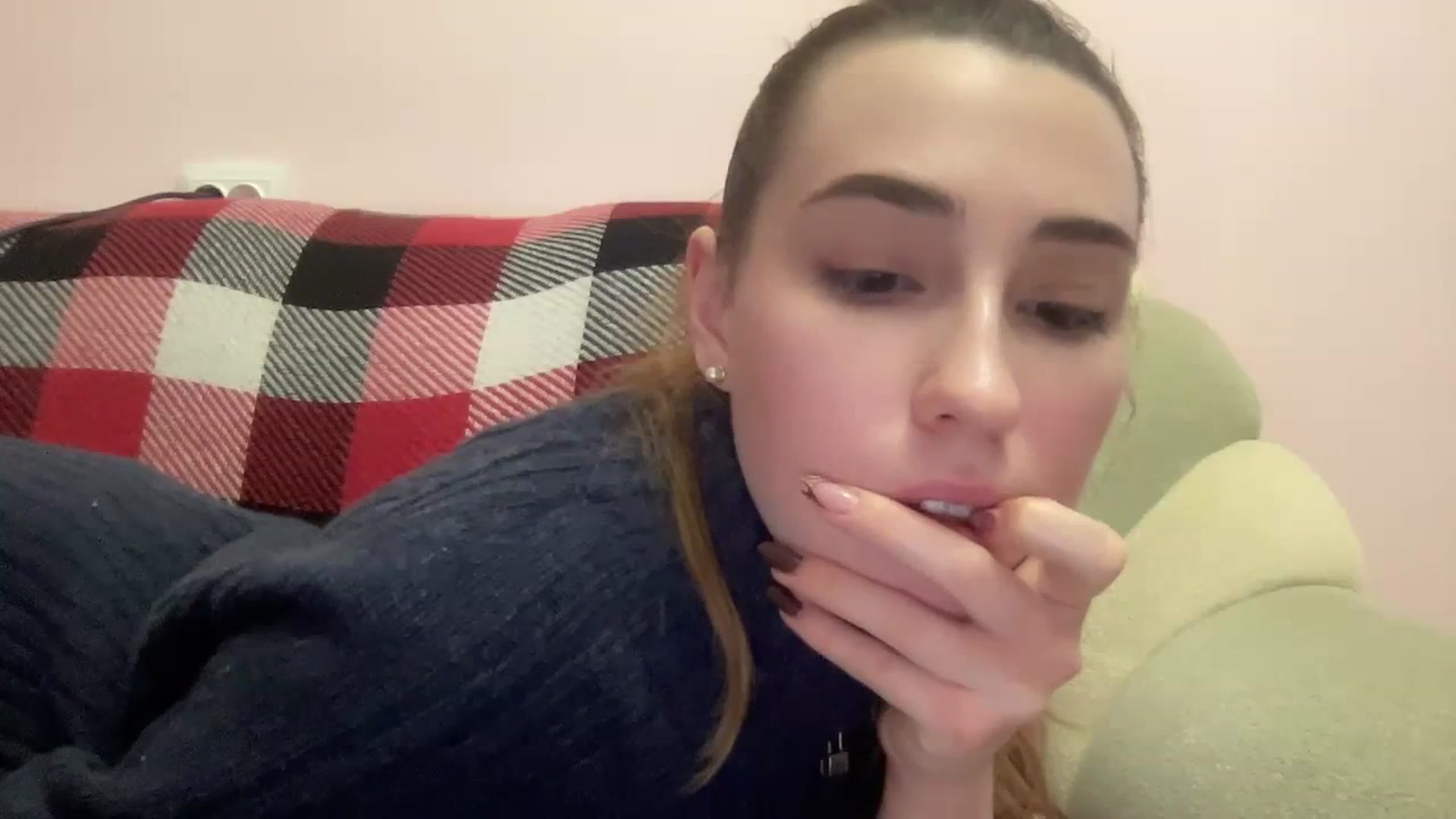 Gallery image thumbnail from Just_I's myfreecams stream on, 11/24/2023, 01:06 image 19 of 20